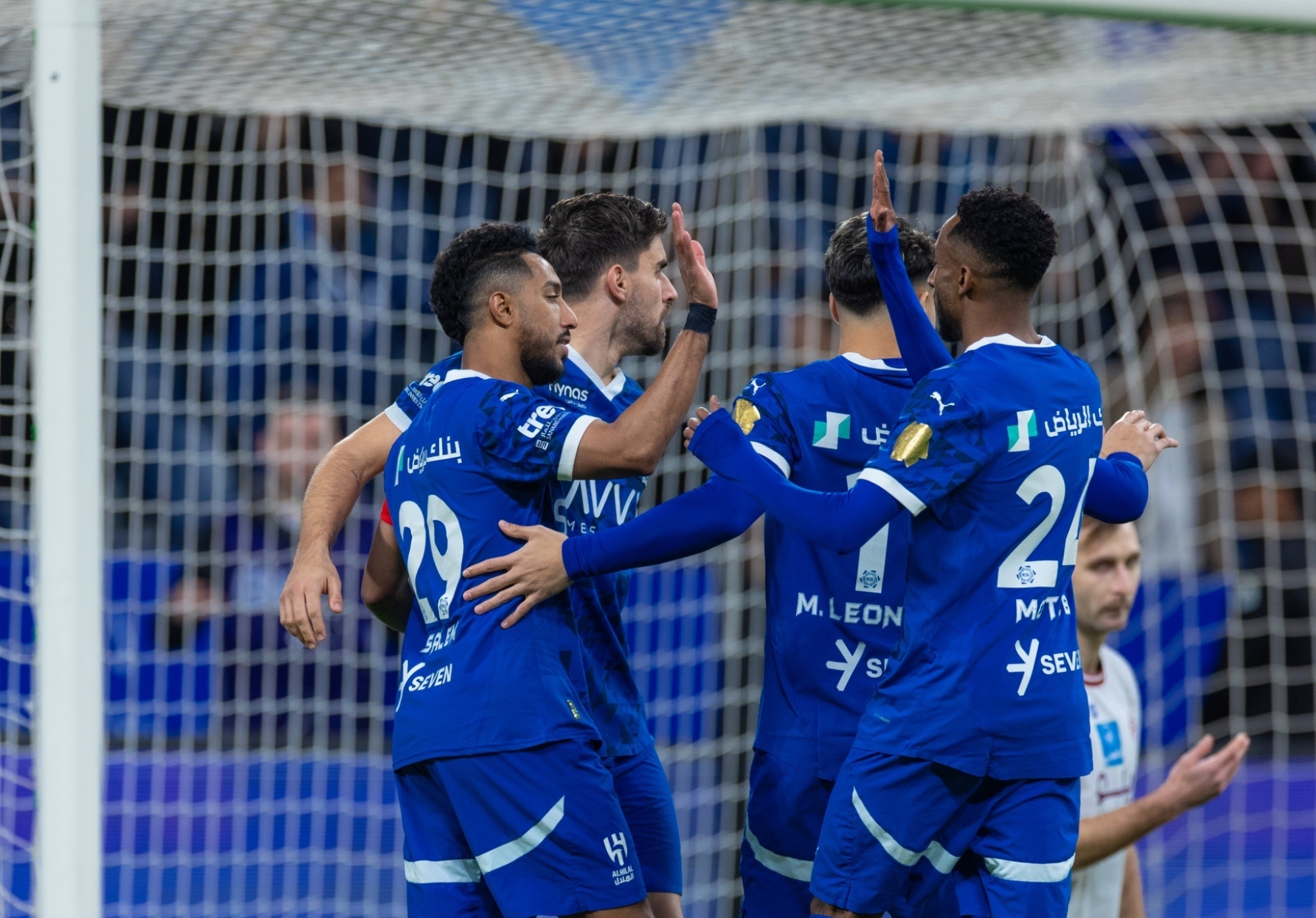 7 أجانب في قائمة الهلال أمام باختاكور