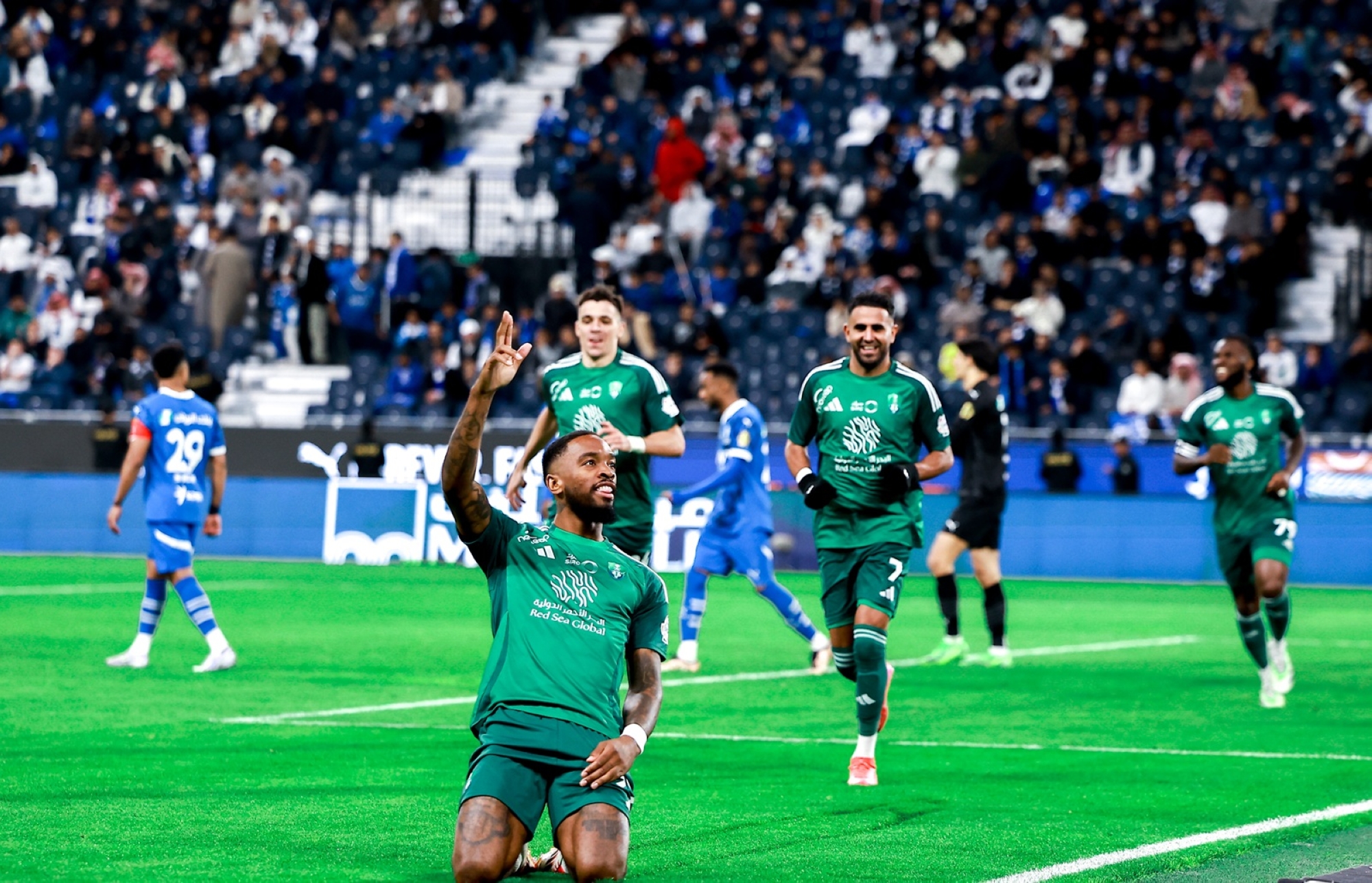 الأهلي بطموح آسيا يلاقي الريان في الدوحة