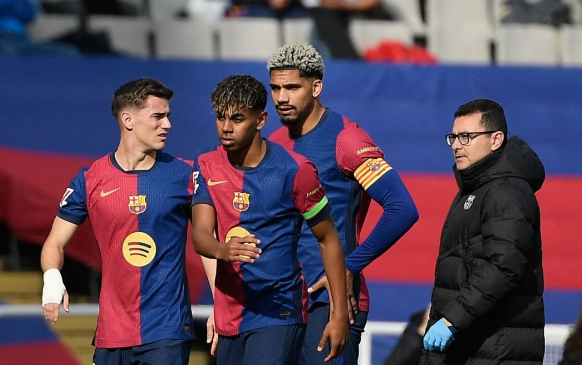 برشلونة يعلن تأجيل مباراته أمام أوساسونا لوفاة طبيب الفريق