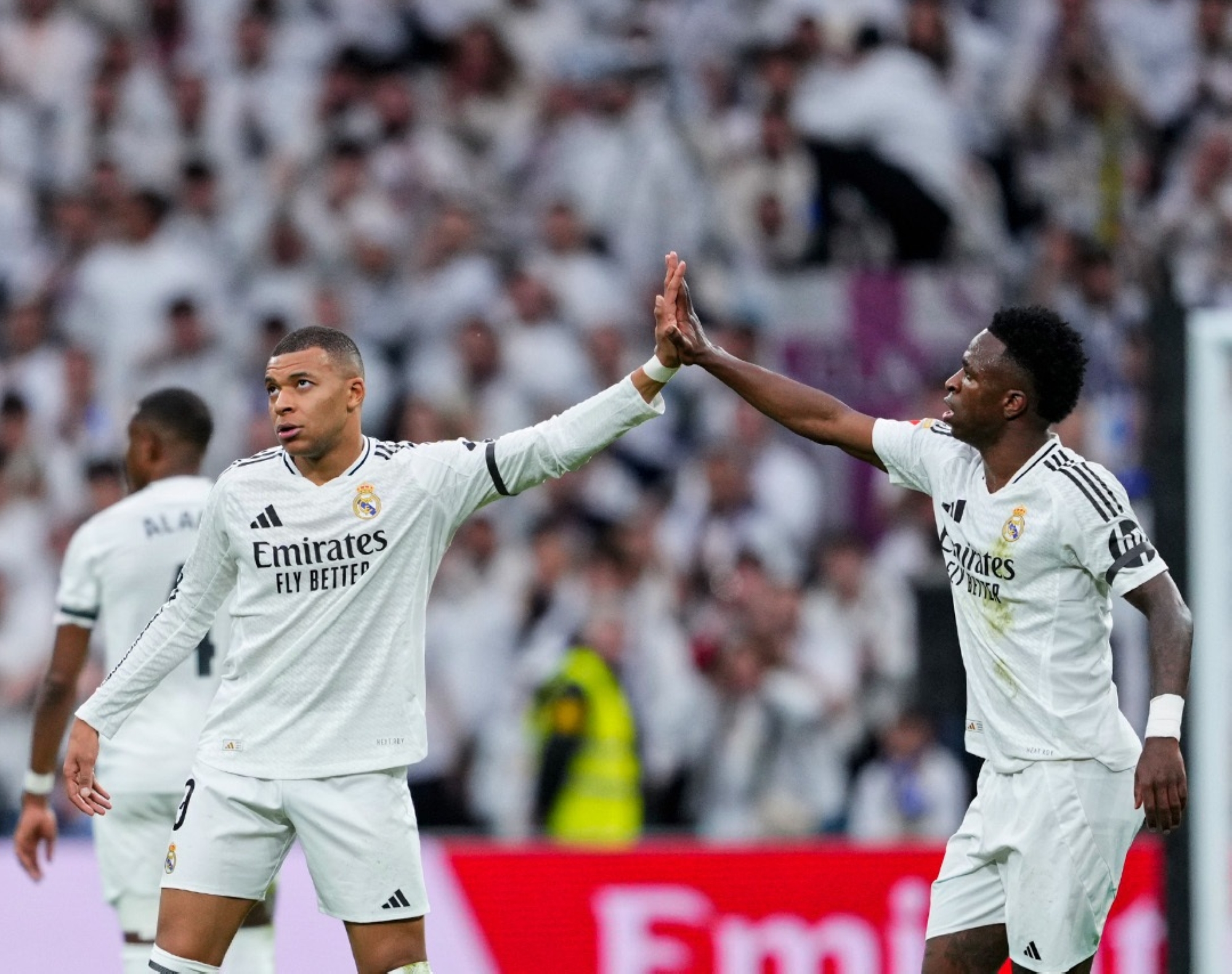 ريال مدريد يواصل الضغط في سباق اللقب بالفوز على فايكانو