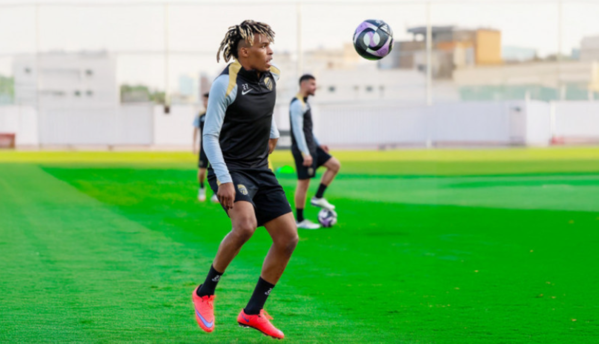 فواز الصقور يغيب عن تدريبات الاتحاد بسبب الإصابة