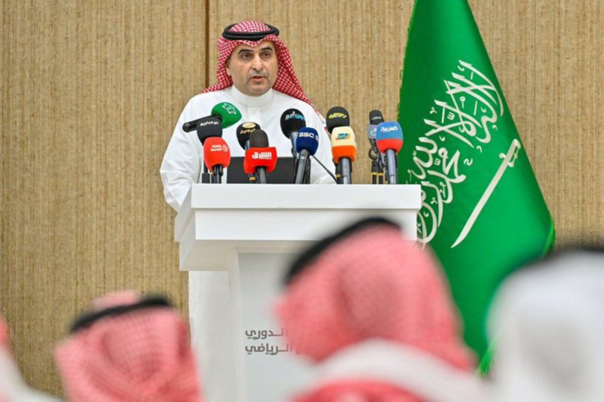 أول تعليق من سعد اللذيذ بعد رحيله عن رابطة دوري المحترفين