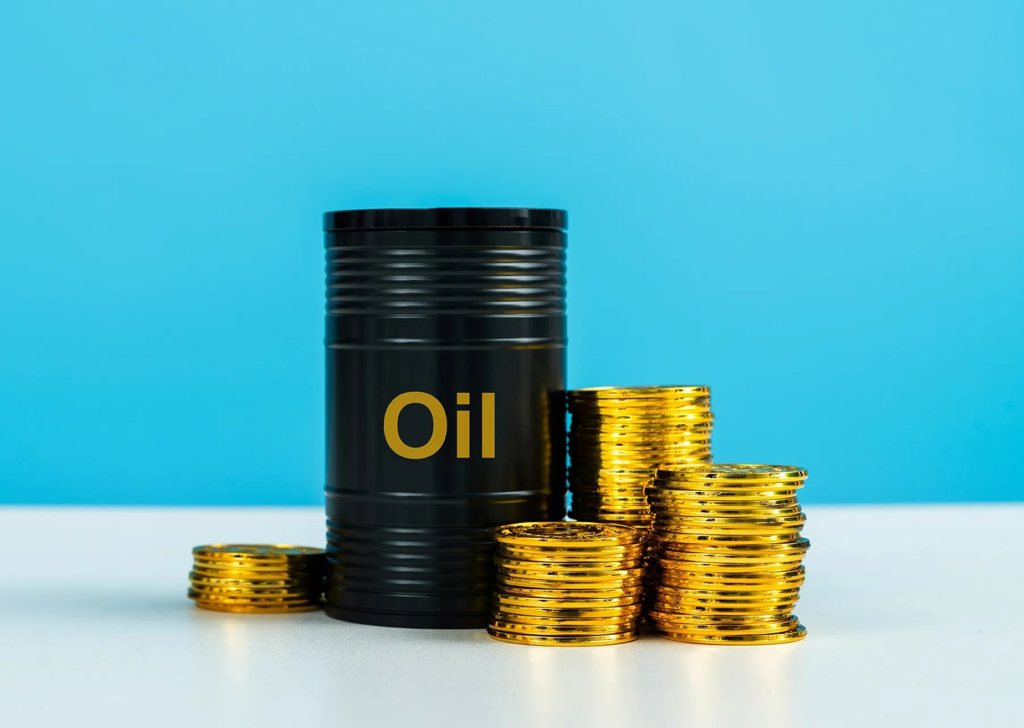 النفط والذهب يتجهان لثاني وثالث مكاسب أسبوعية