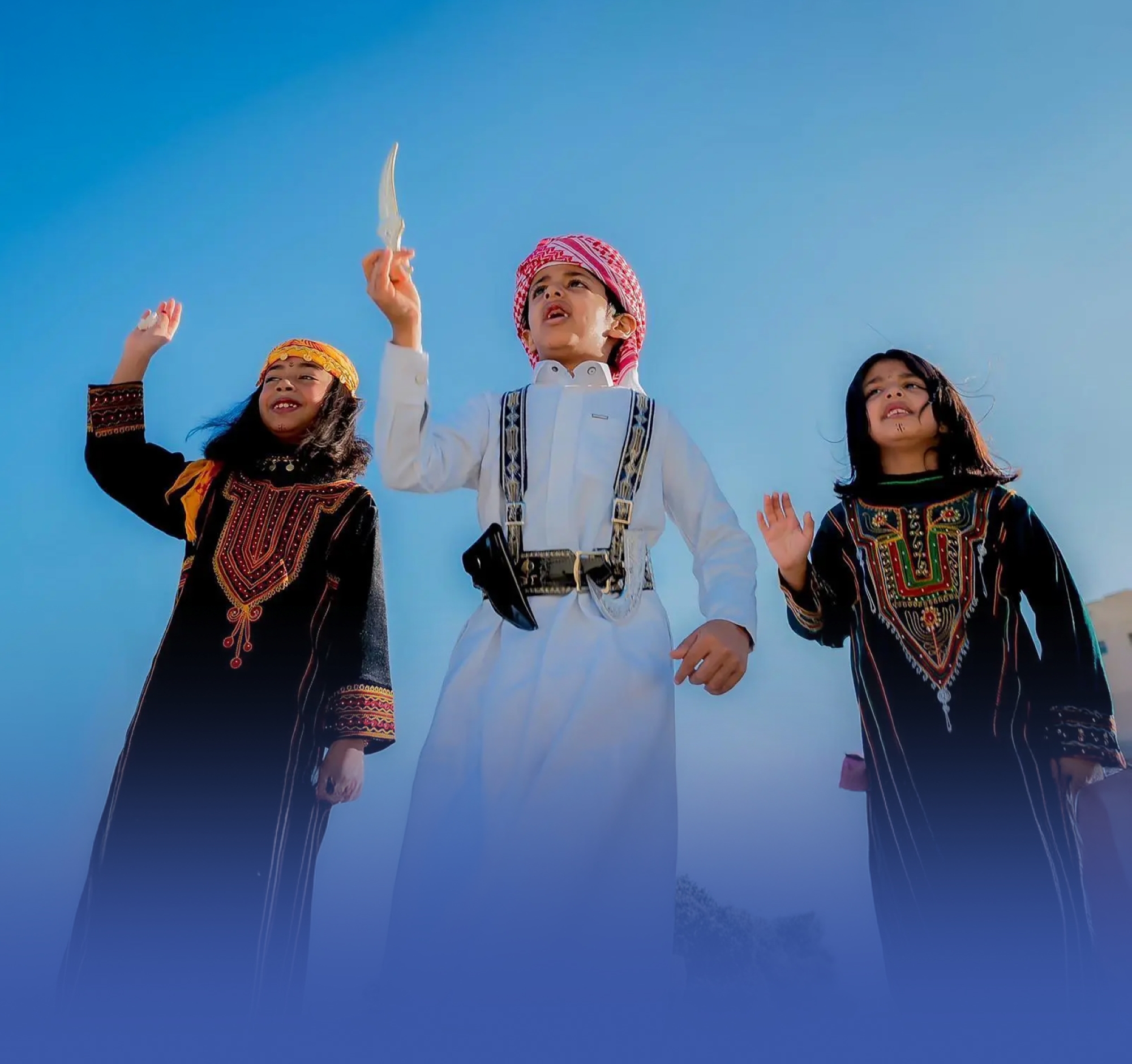 احتفالات العيد.. "العرضة" في الباحة ورحلات بحرية بالجبيل