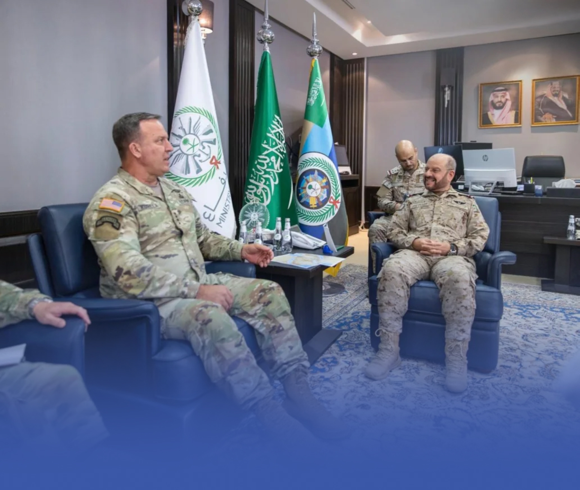 "الرويلي" يبحث مع قائد القيادة الأمريكية أوجه التعاون العسكري
