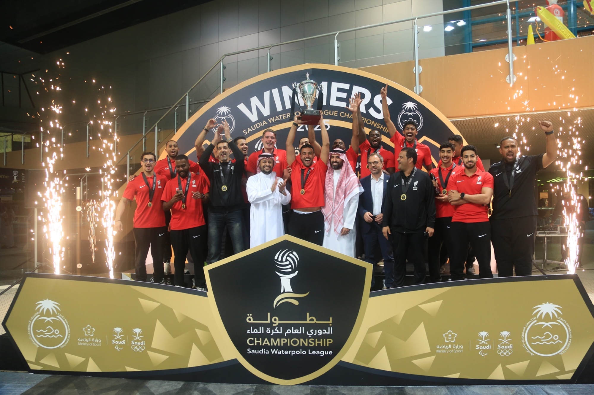 القادسية بطل دوري كرة الماء بالعلامة الكاملة