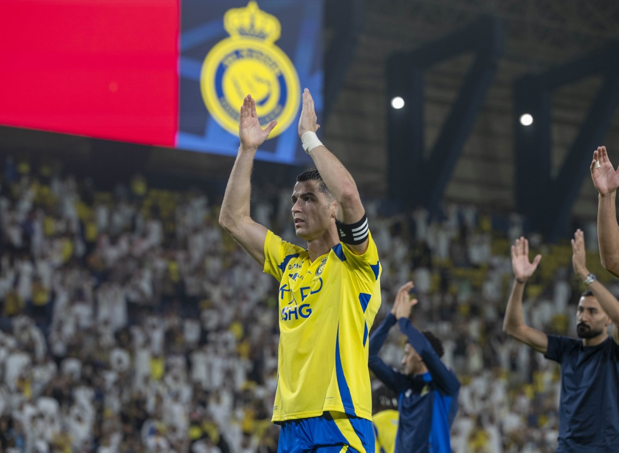 نائب رئيس النصر يكشف عن مصير رونالدو