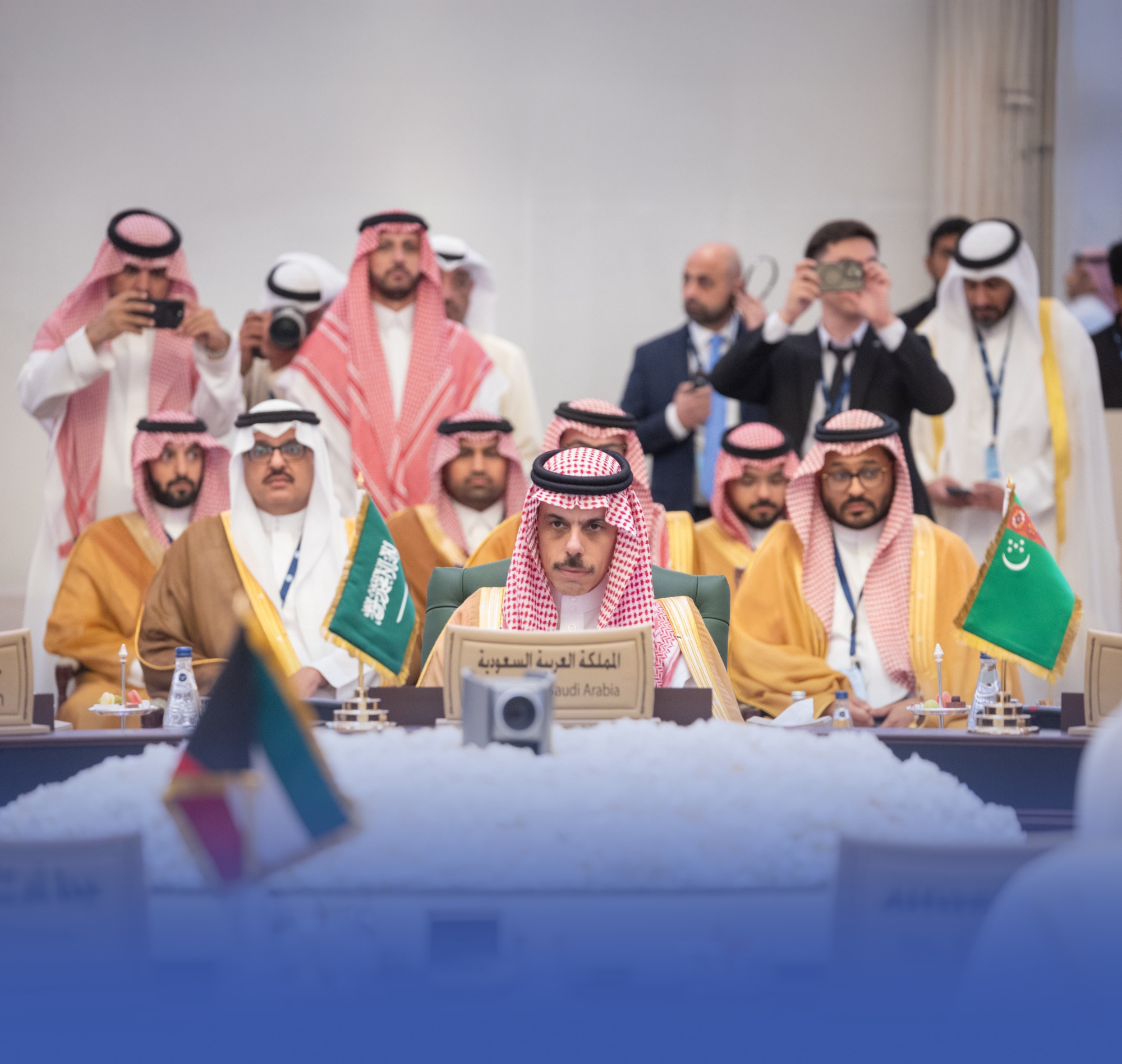 وزير الخارجية يشارك باجتماع خليجي لتعزيز العلاقات مع آسيا الوسطى