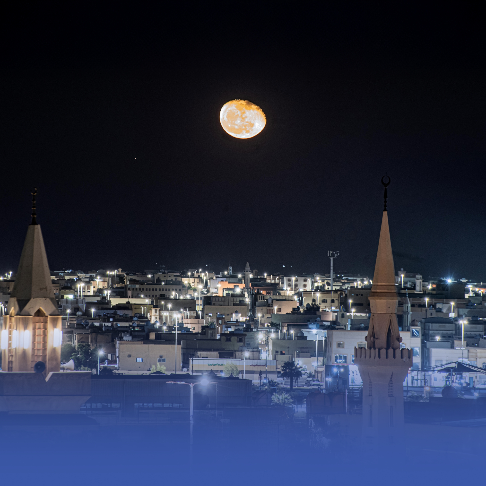 القمر يقترن بـ"قلب العقرب" بسماء الحدود الشمالية