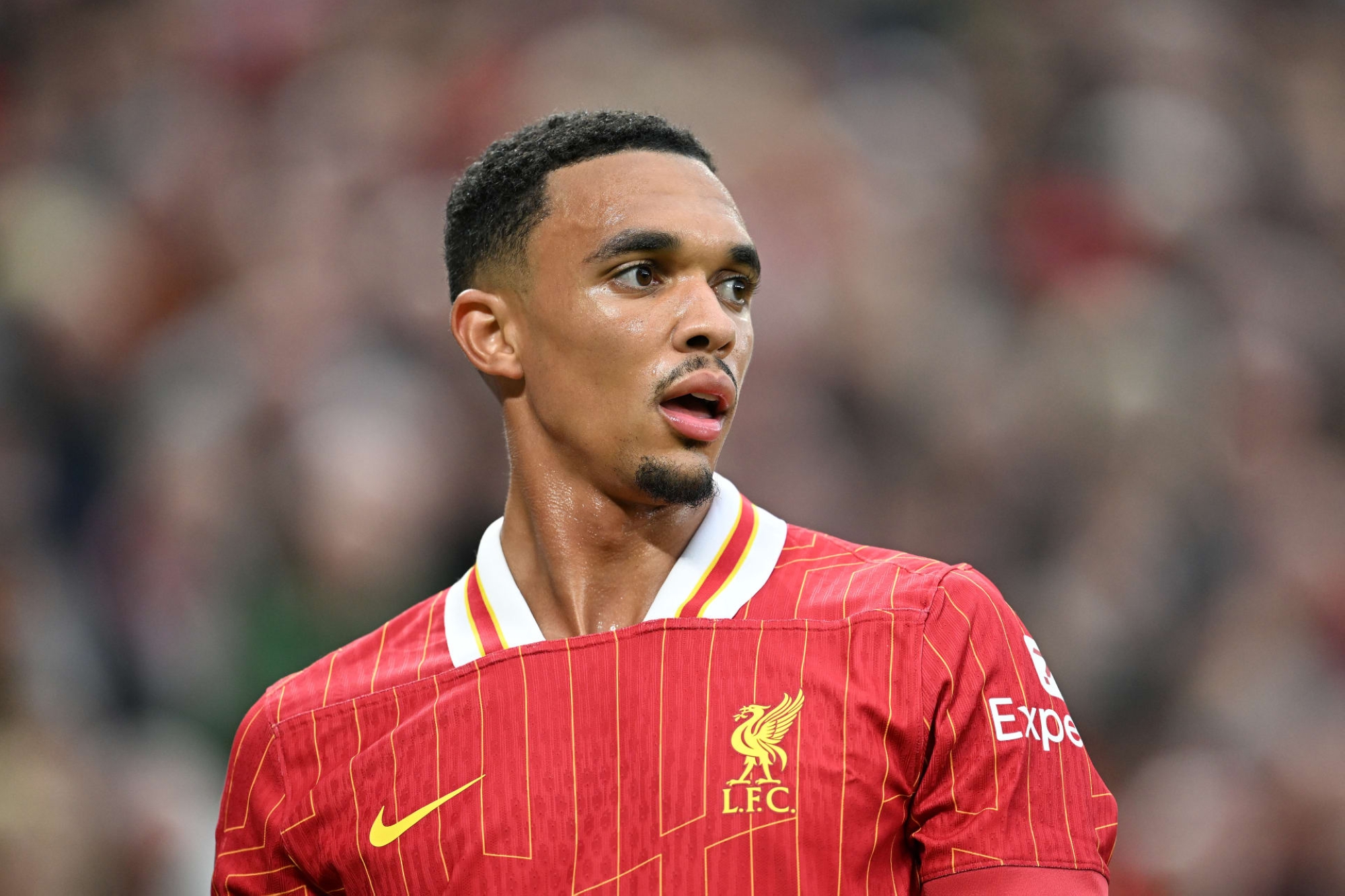 ليفربول يستعيد أرنولد أمام ليستر