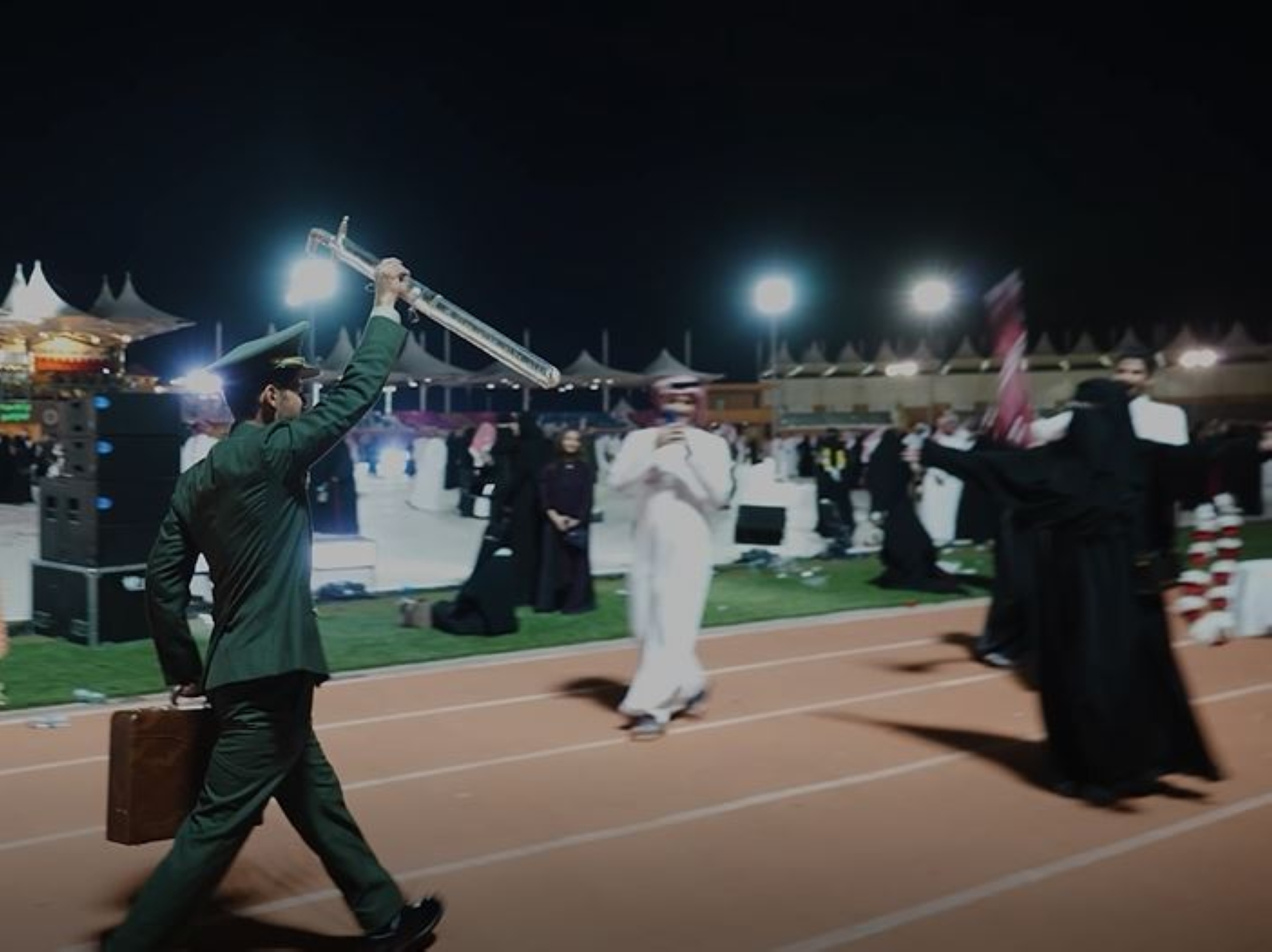 طالب دفاع جوي وعد أمه بالسيف فأوفى