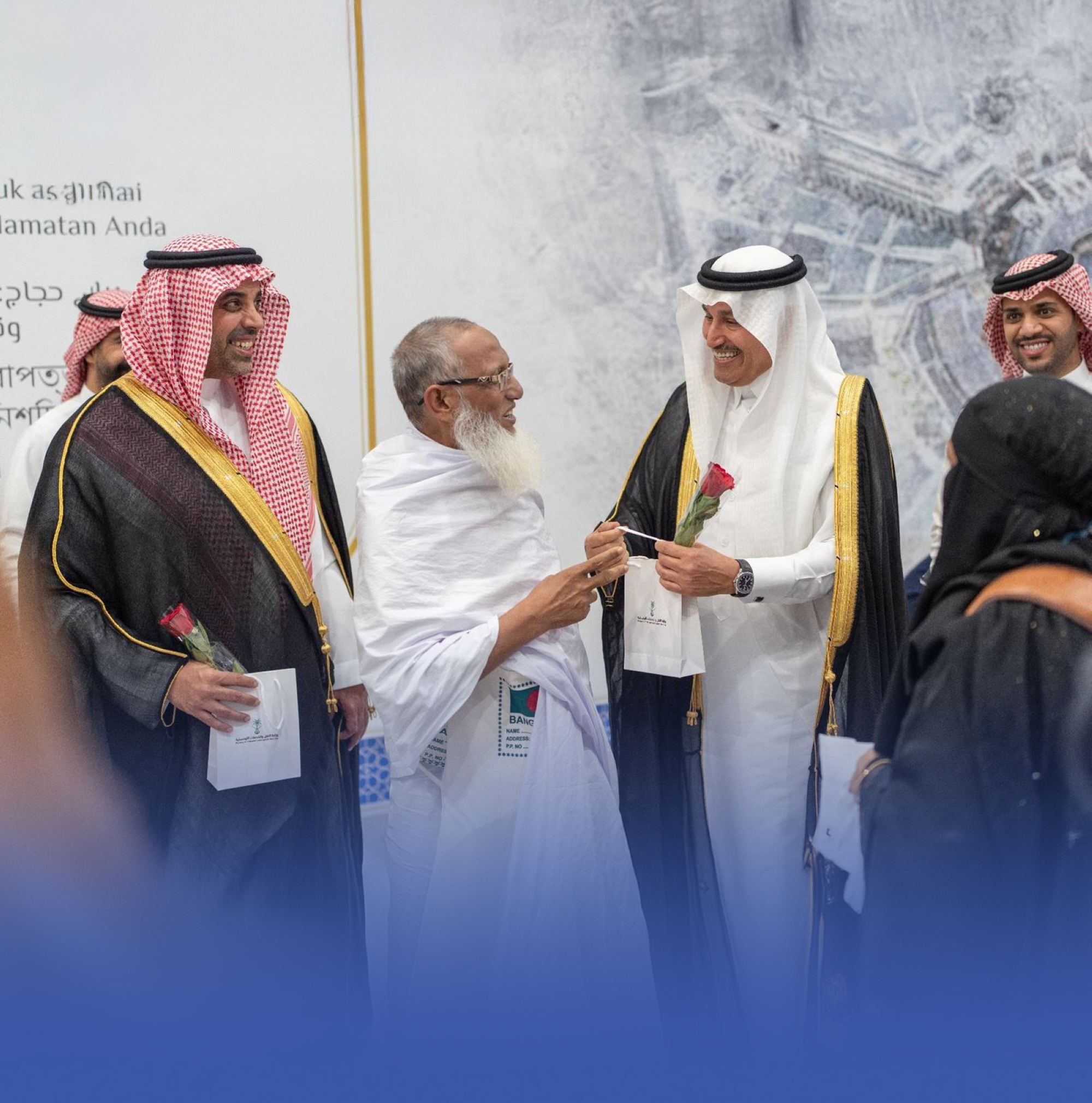 وصول أولى طلائع الحجيج إلى مكة والمدينة