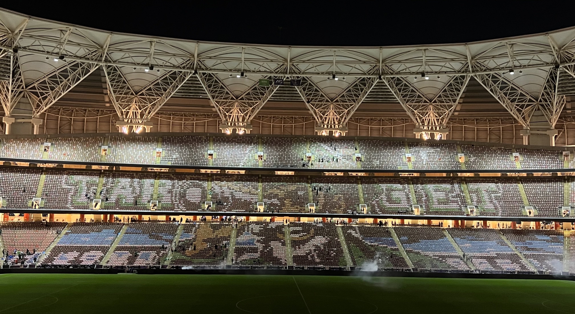 جماهير الأهلي بملعب الإنماء من السادسة صباحاً