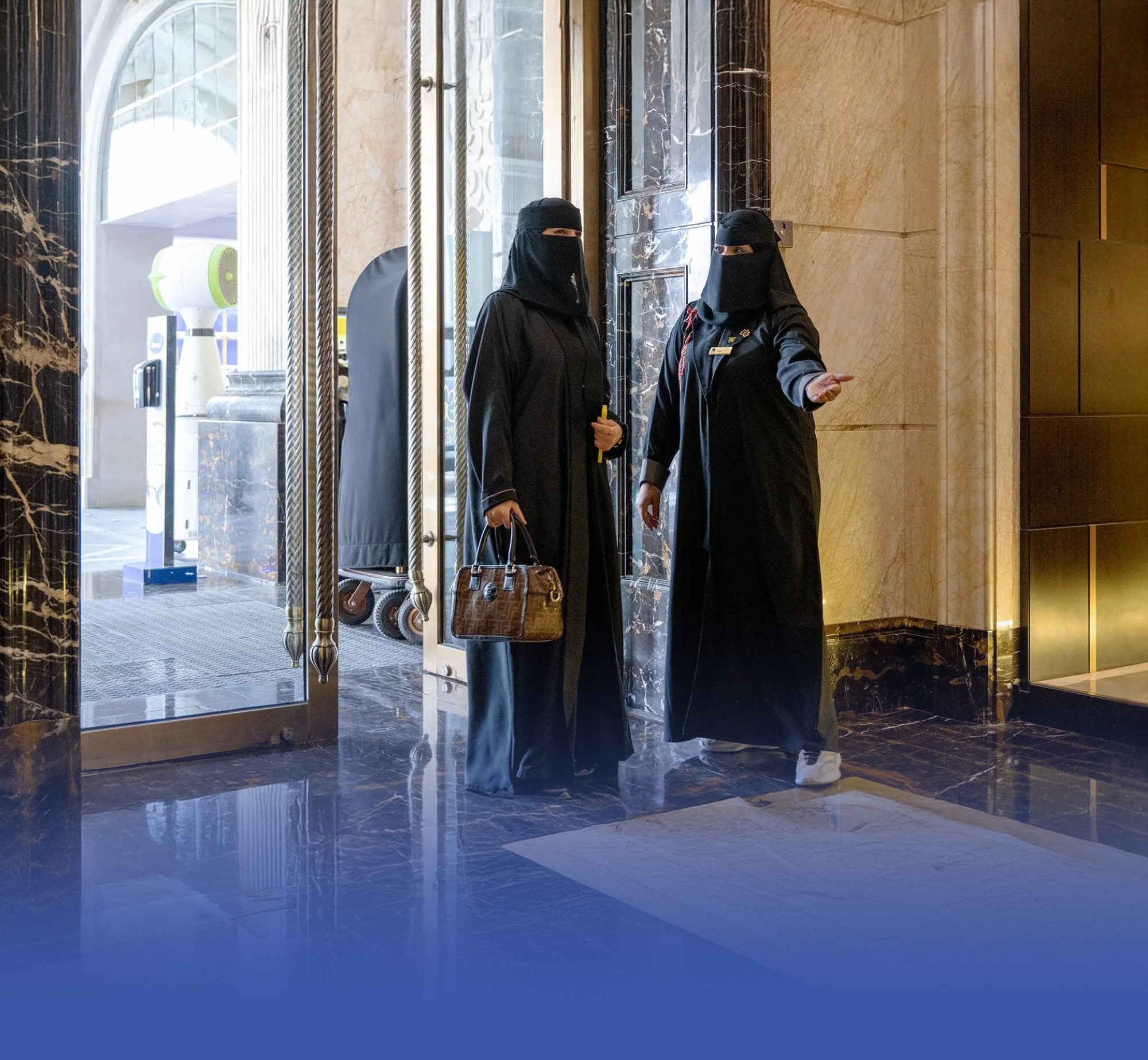 النساء يمتلكن نصف مطاعم وفنادق المملكة