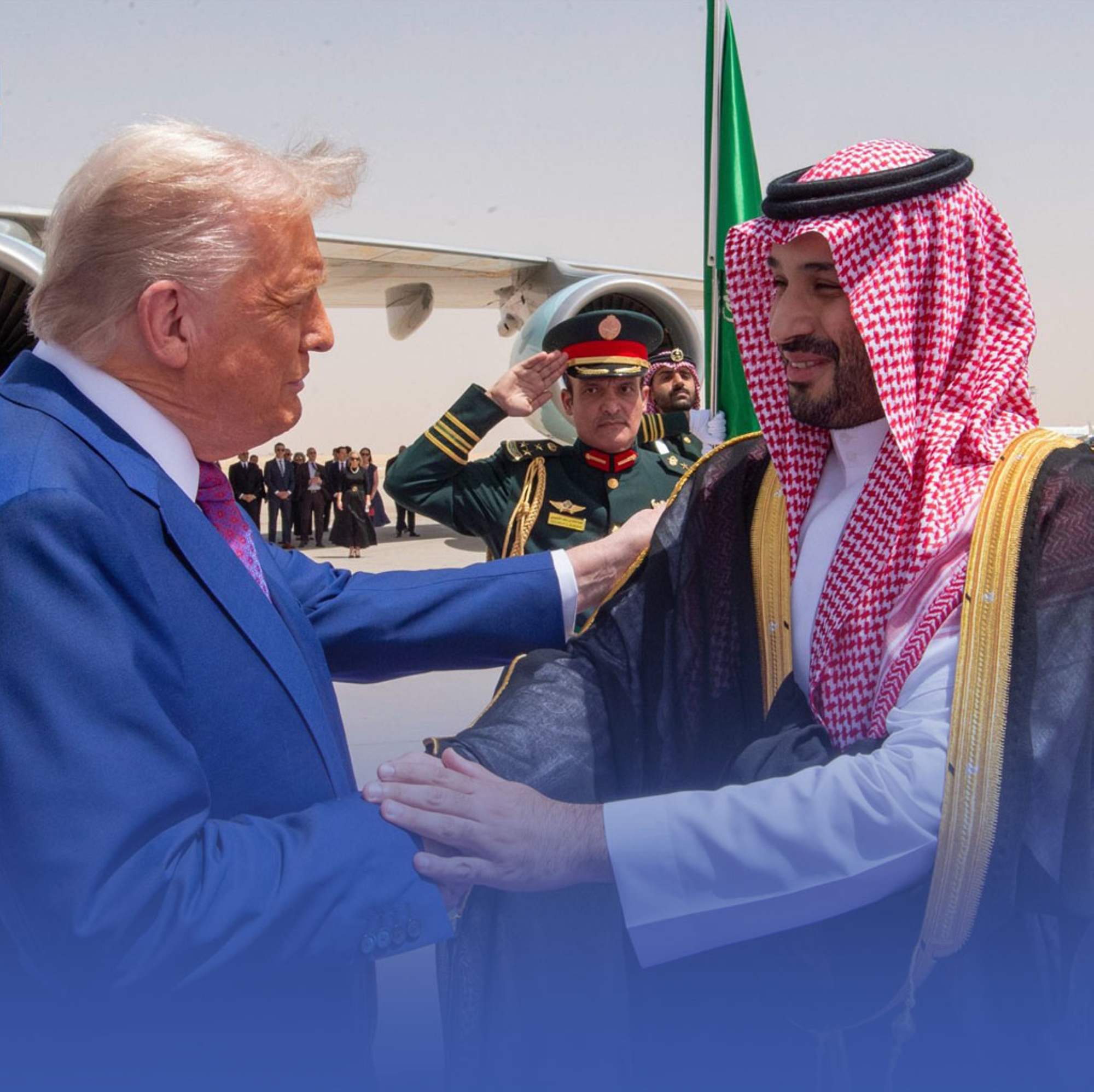 وصول ترامب إلى المملكة وولي العهد في مقدمة مستقبليه