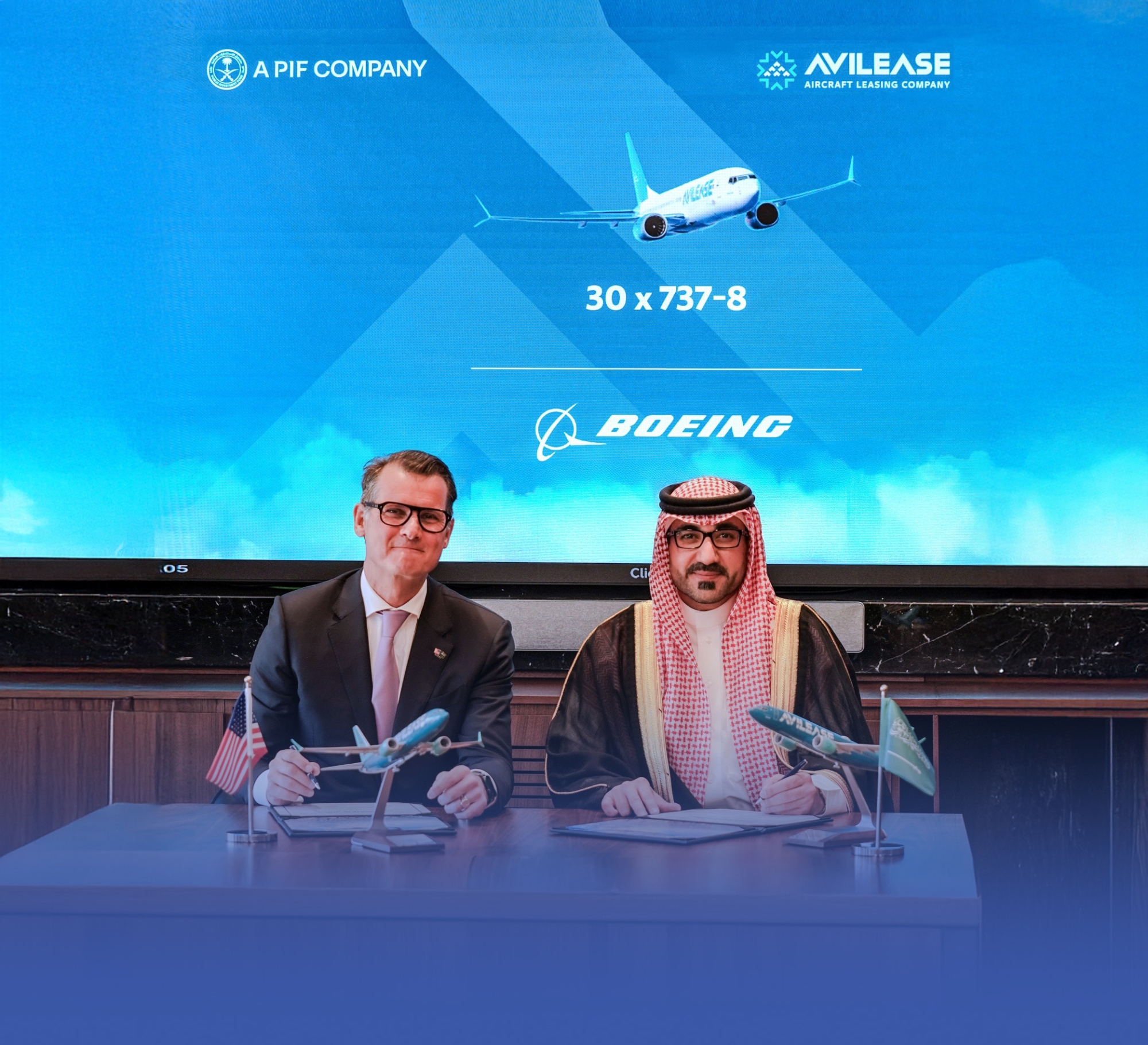"آفي ليس" تُبرم أول صفقة شراء مع بوينج