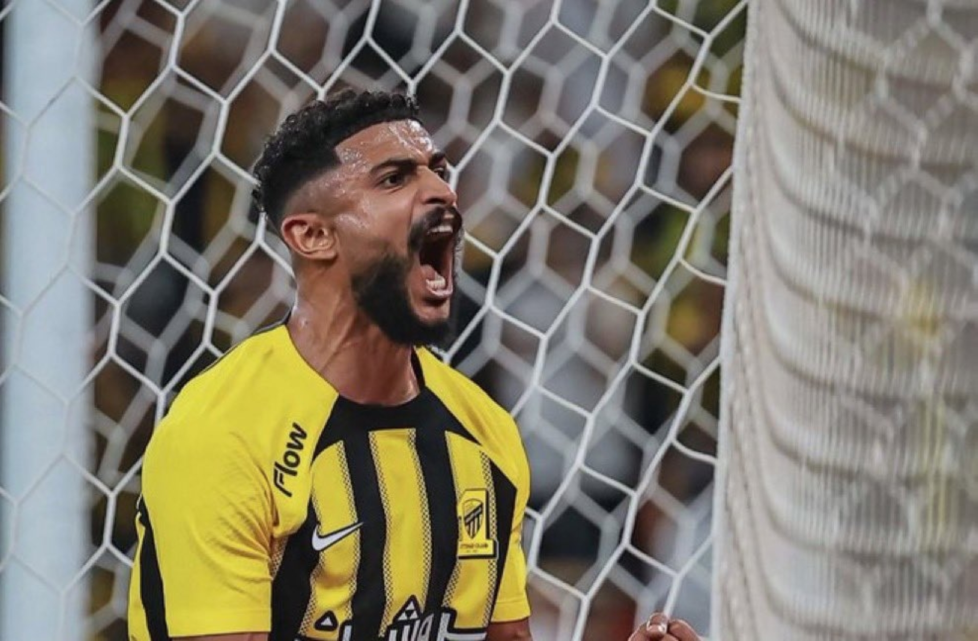 العمري يكشف عن مصيره مع الاتحاد
