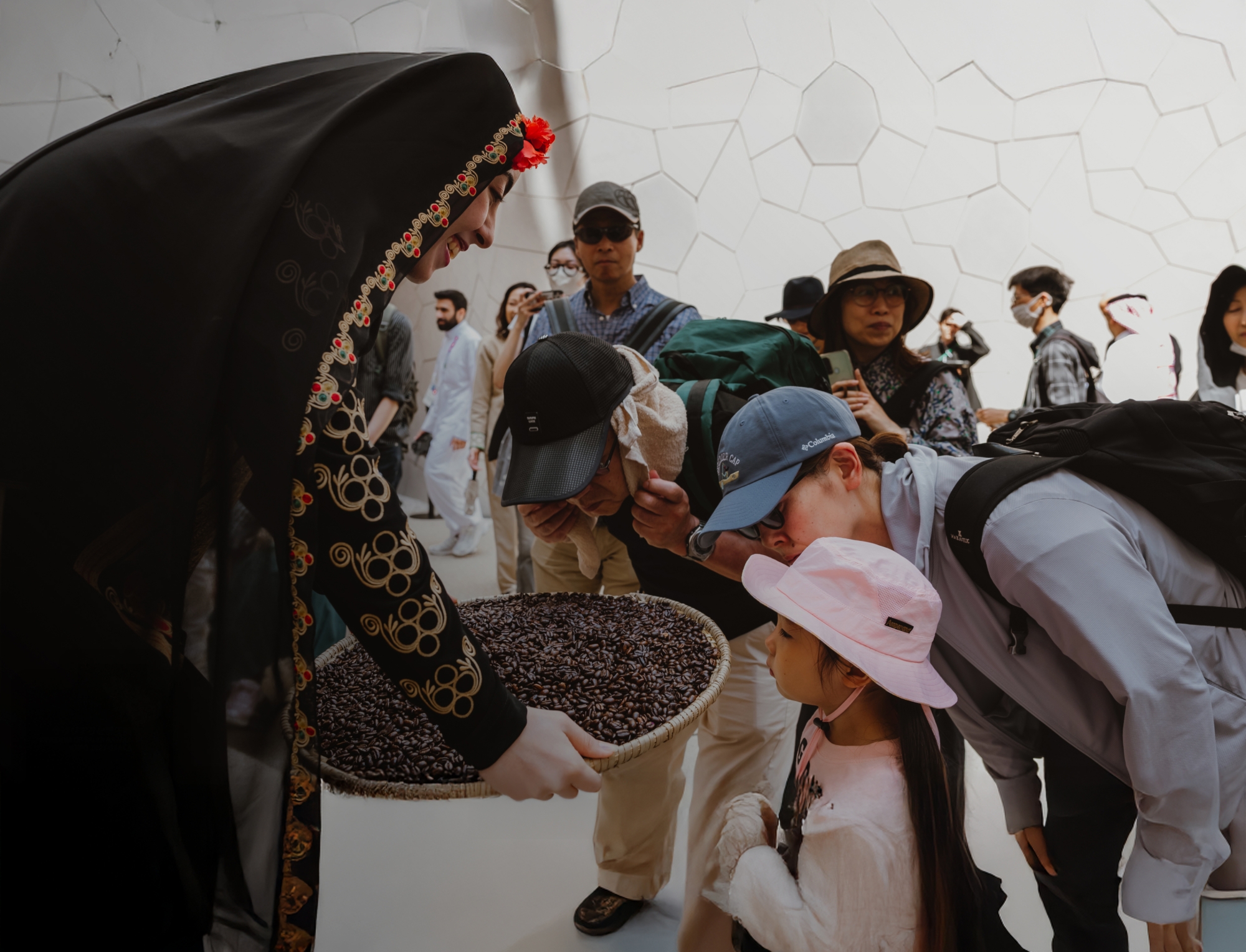 الثقافة السعودية تُبهر نصف مليون زائر في "إكسبو 2025"