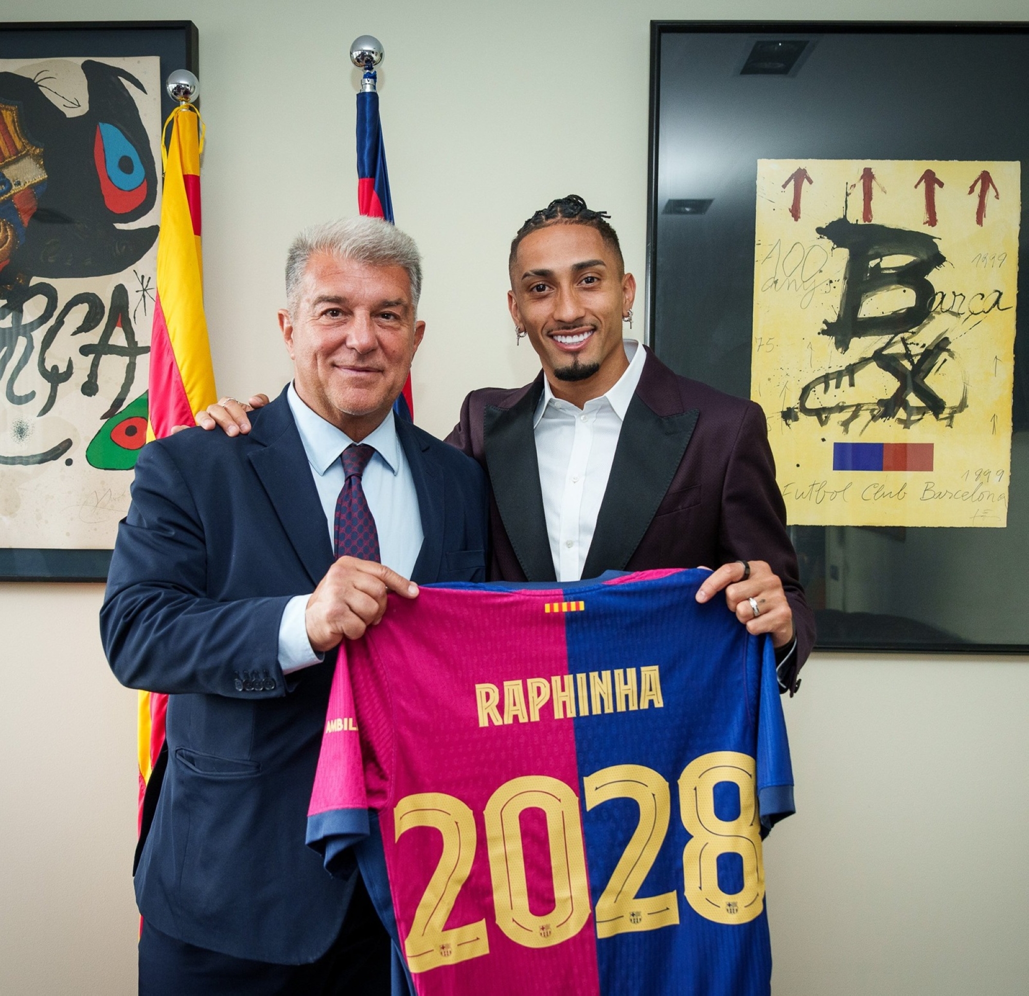 برشلونة يمدد عقد جناحه رافينيا حتى 2028