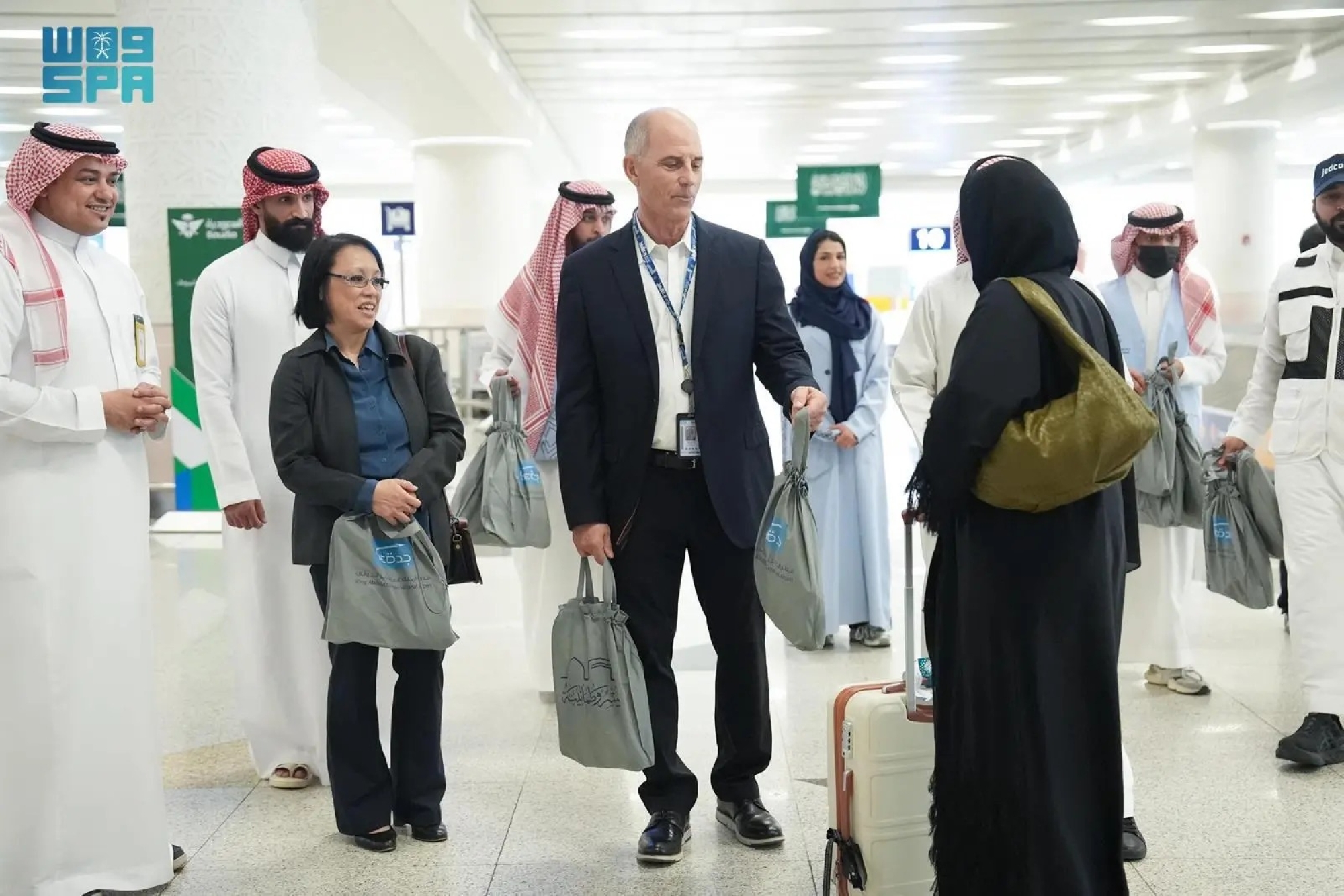 وصول طلائع حجاج بريطانيا عبر مطار جدة