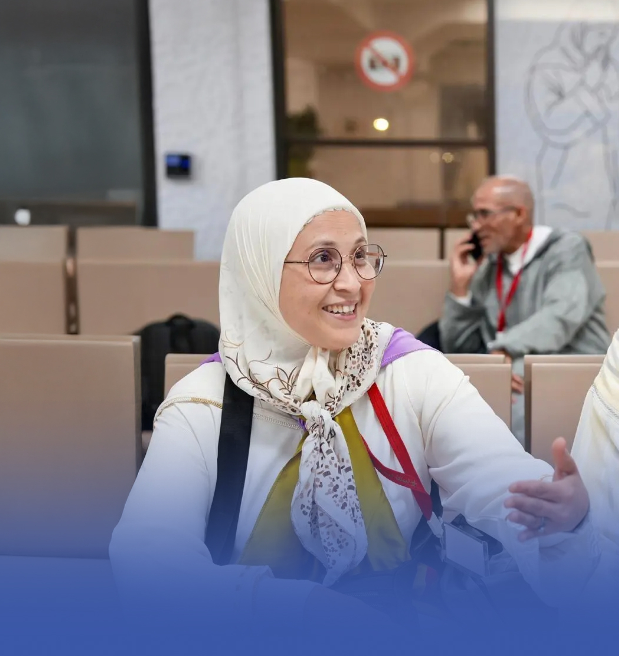بعد 25 عامًا من الدعاء.. حاجة مغربية تحقّق حلمها بالحج