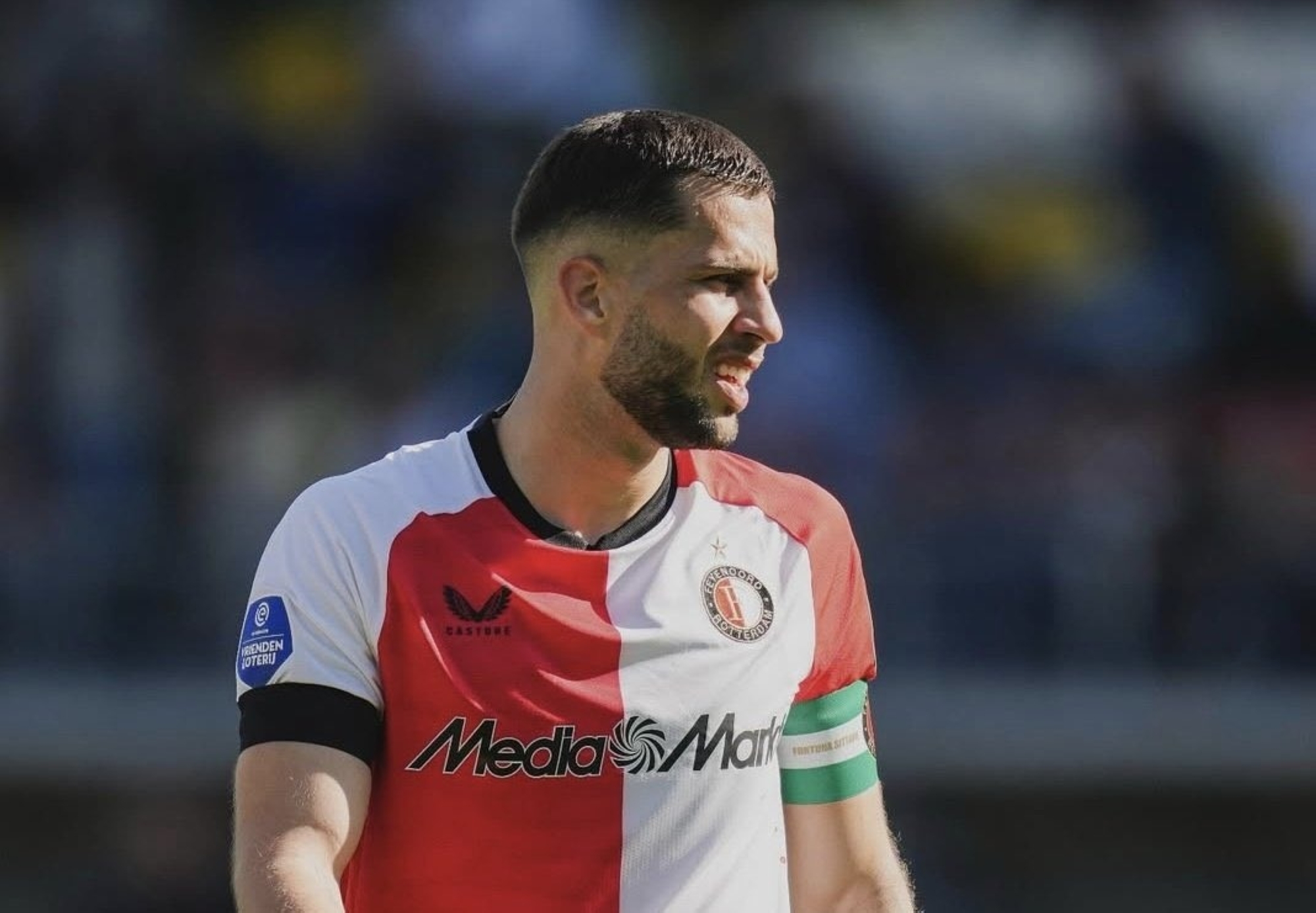 النصر يقترب من مدافع أيندهوفن