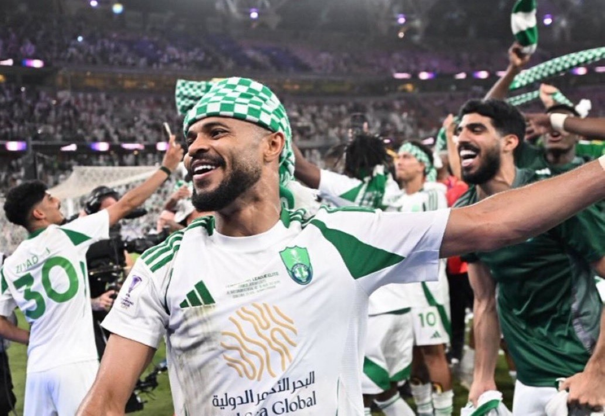 وكيل مجرشي: اللاعب يريد البقاء في الأهلي