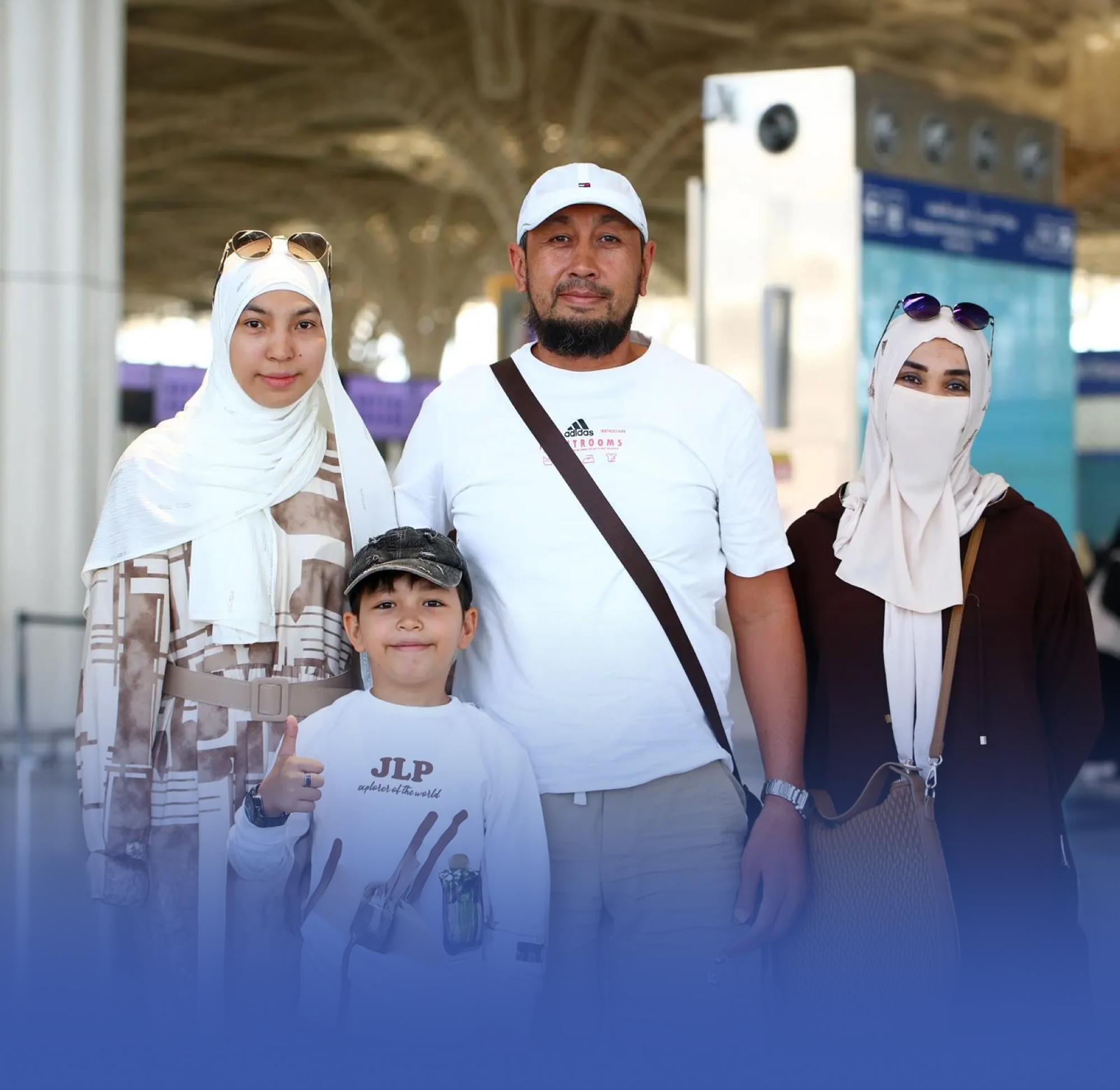 مطار الأمير محمد بن عبدالعزيز يواصل نقله الحجاج لبلدانهم