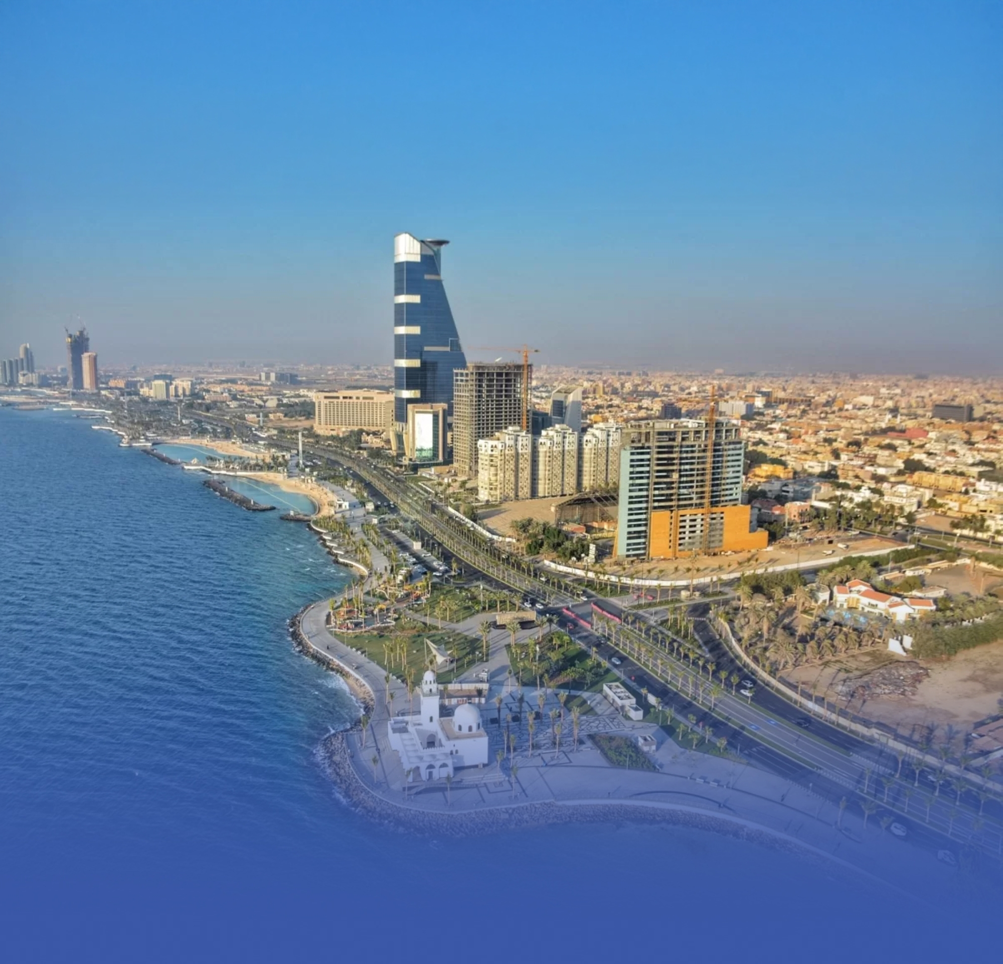 ضبط صهريج صرف صحي لتلويثه شبكة تصريف الأمطار بجدة