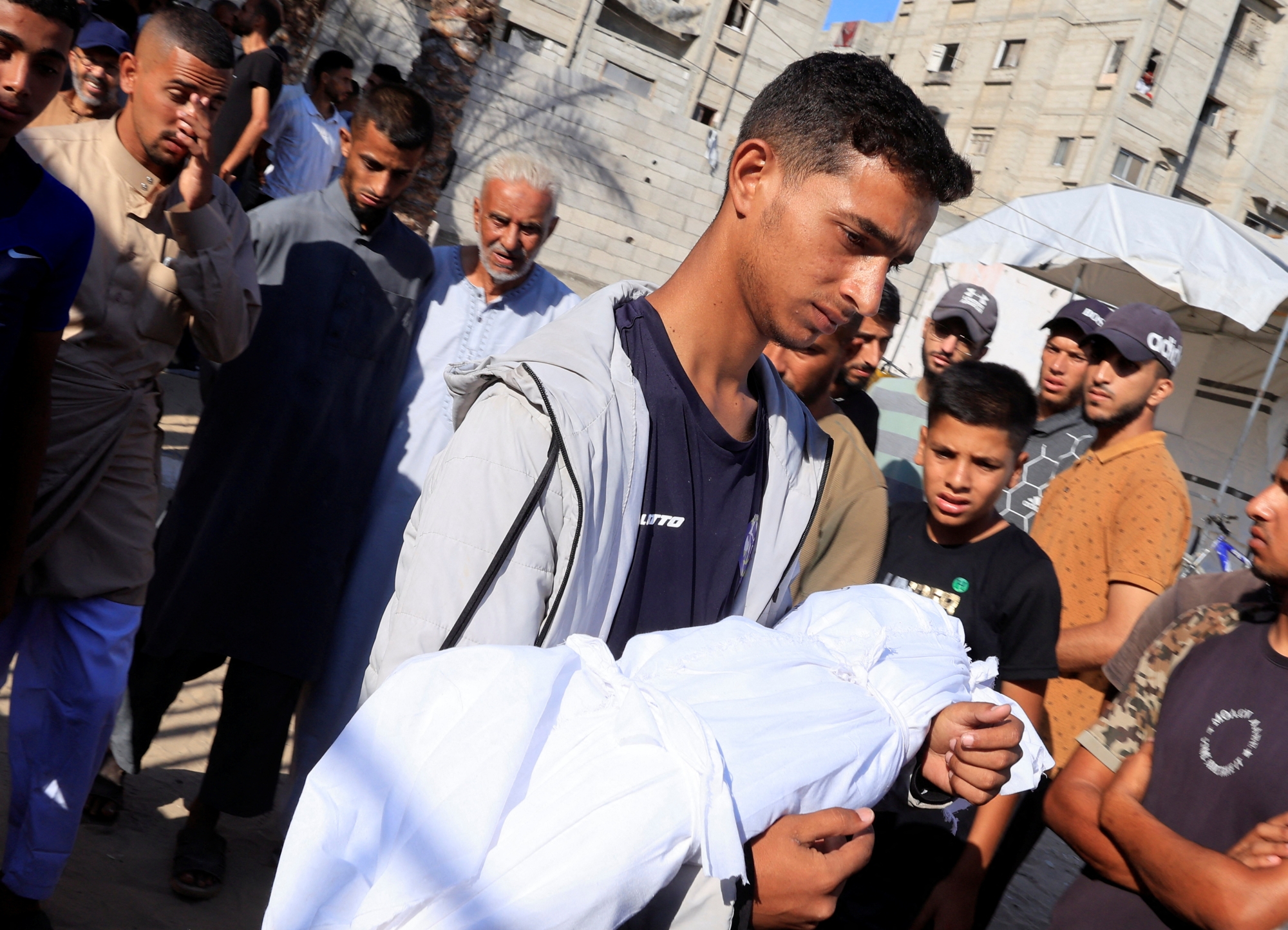 ارتفاع حصيلة قتلى الهجمات الإسرائيلية على غزة لـ56 فلسطينيًا
