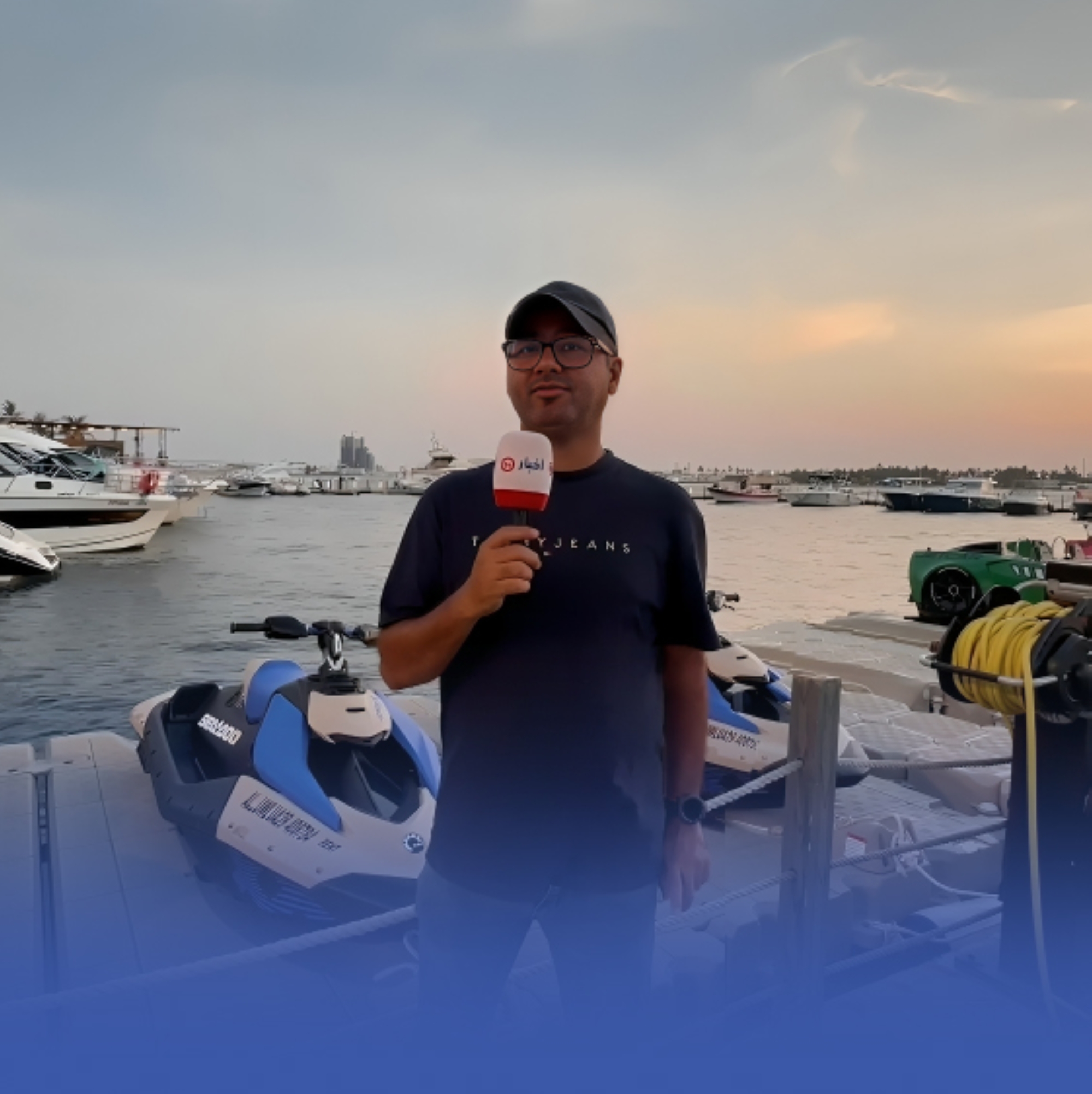 غواص سعودي: كائنات البحر فضولية.. وليست مفترسة