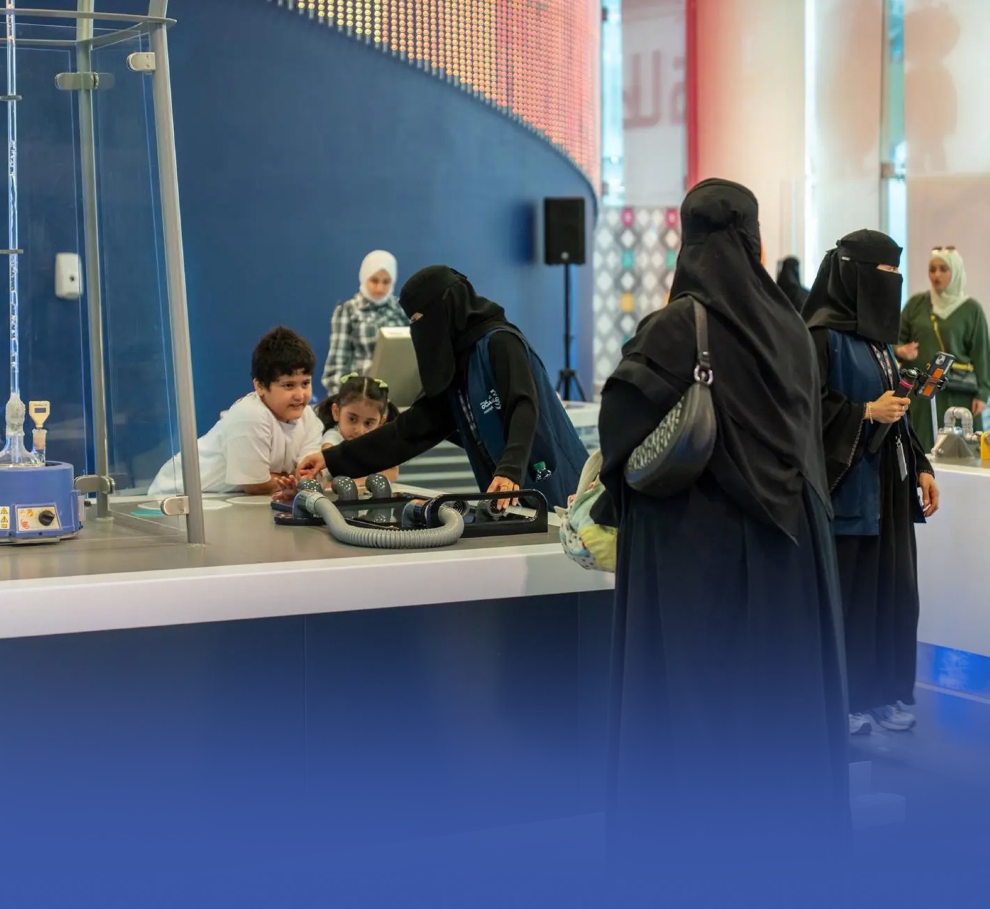 "من السكون إلى المستقبل" منصة تعزز الوعي بالطاقة النظيفة