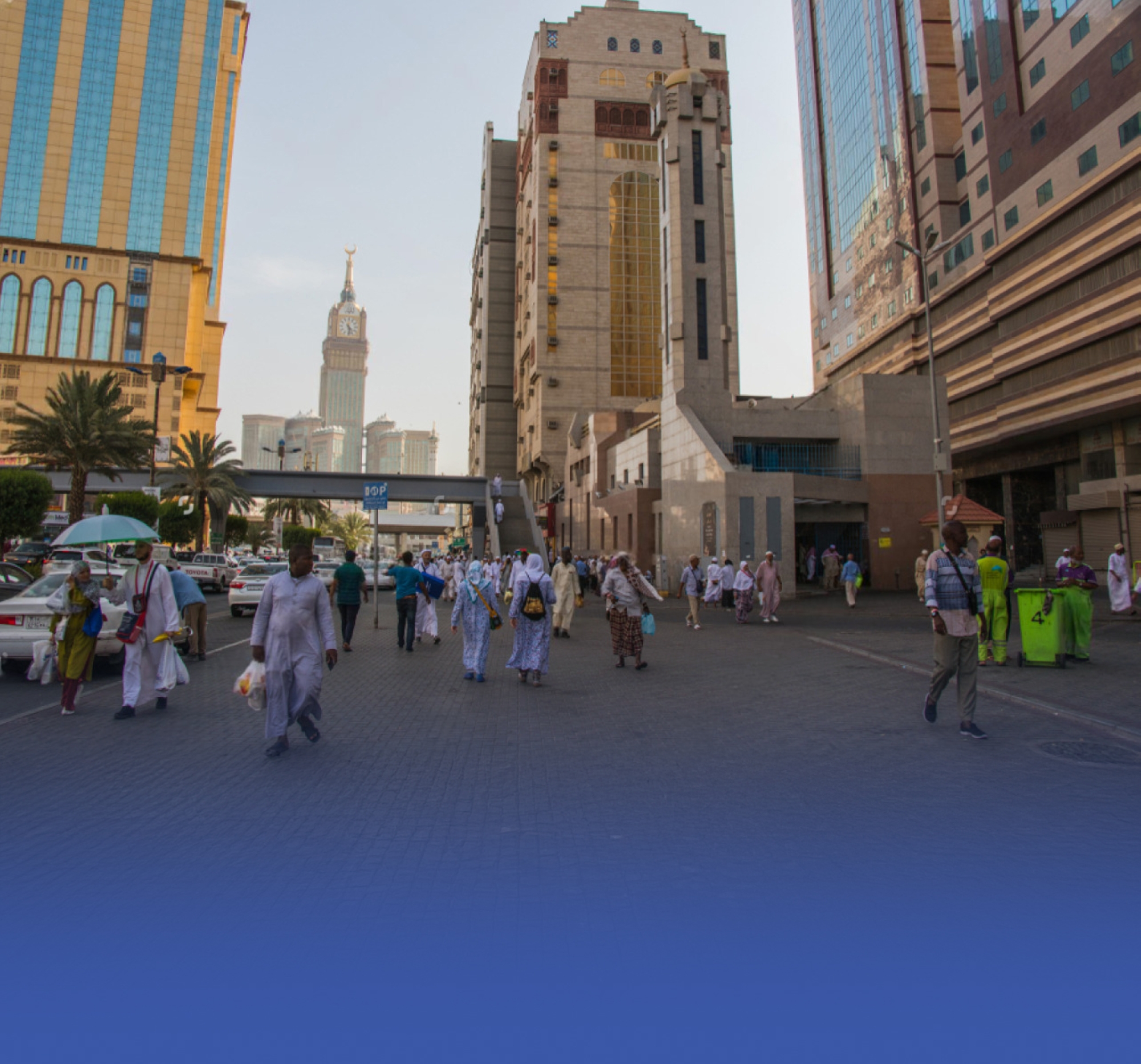 "الحج" تُوقف شركتين لتسكينهما معتمرين بسكن غير مرخَّص