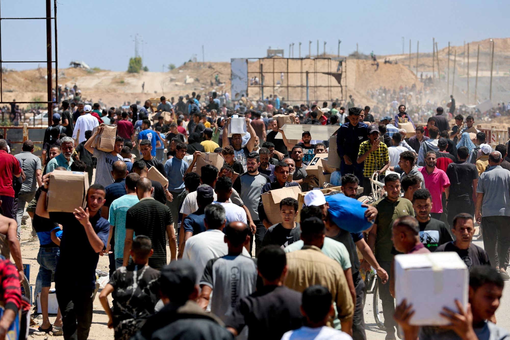 مقتل 20 فلسطينياً عند نقطة توزيع مساعدات في غزة