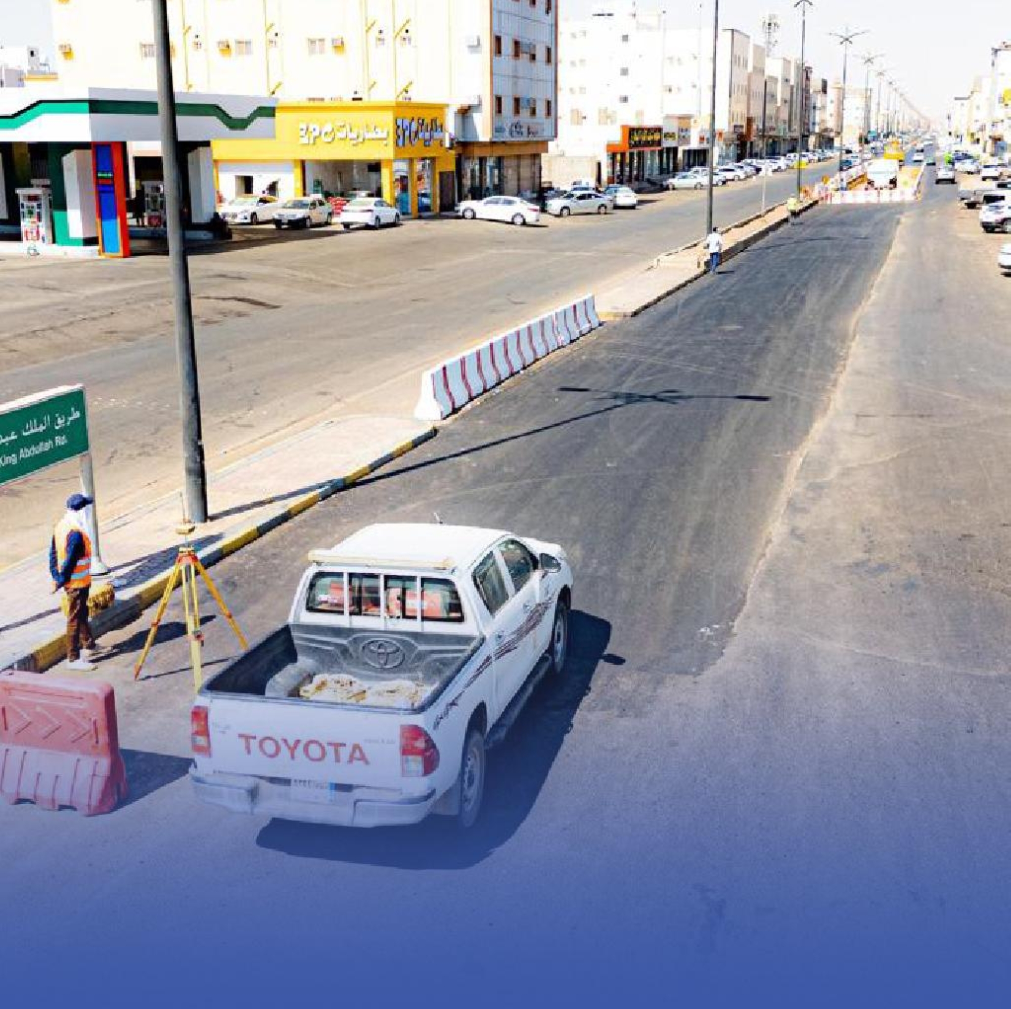 أمانة تبوك تبدأ تأهيل طريق الملك عبدالله