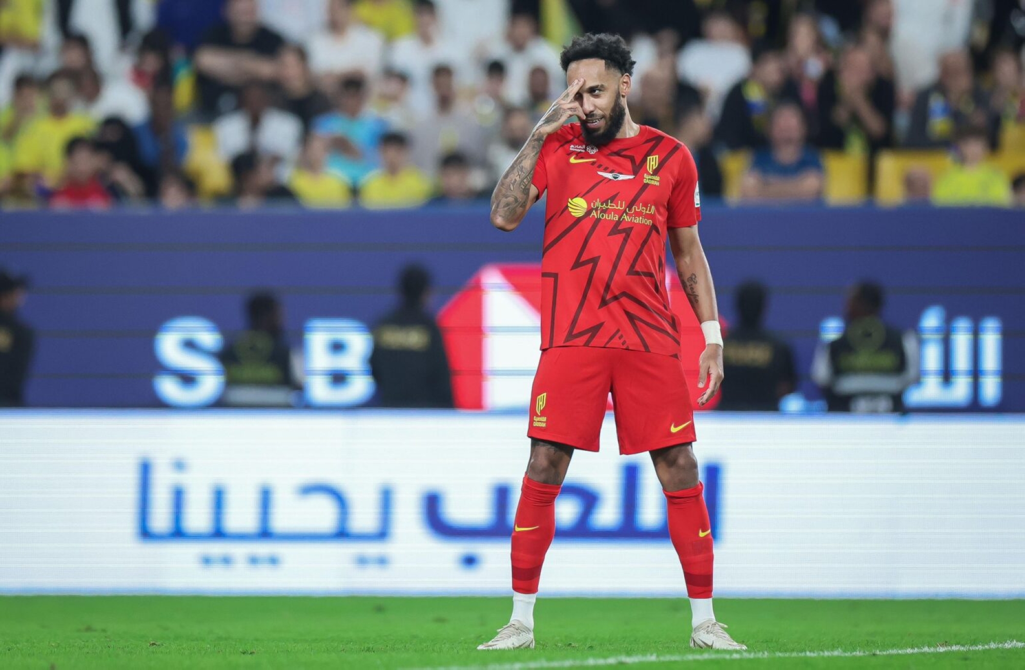 بعد رفض عرض الاتفاق.. مارسيليا يضم أوباميانغ حتى 2027