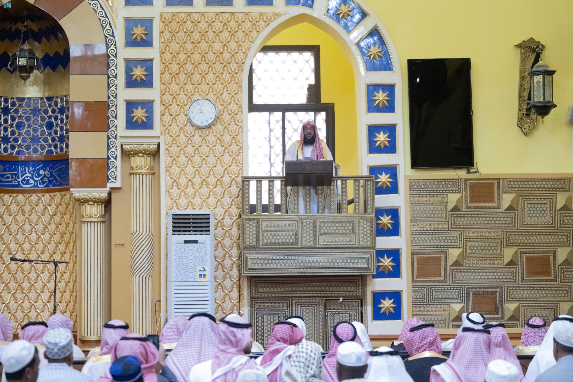 خطباء الجمعة يحذرون من سوء استعمال الذكاء الاصطناعي