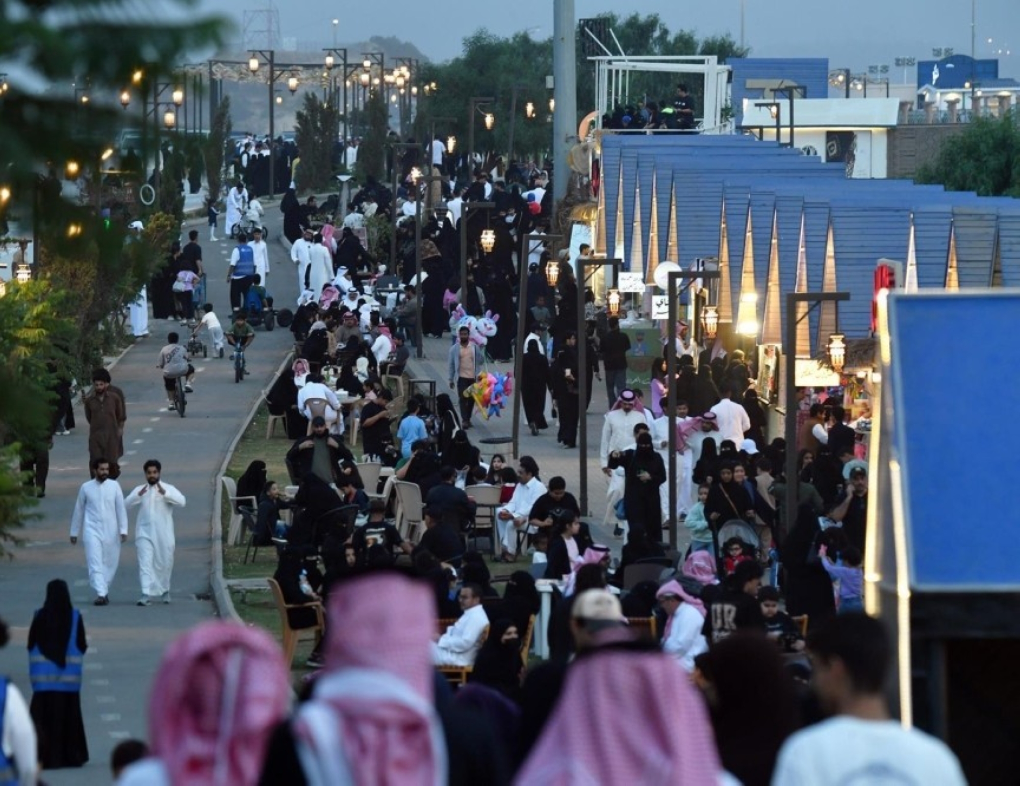 "ممشى الضباب".. أيقونة سياحية طبيعية تستقطب الزوار