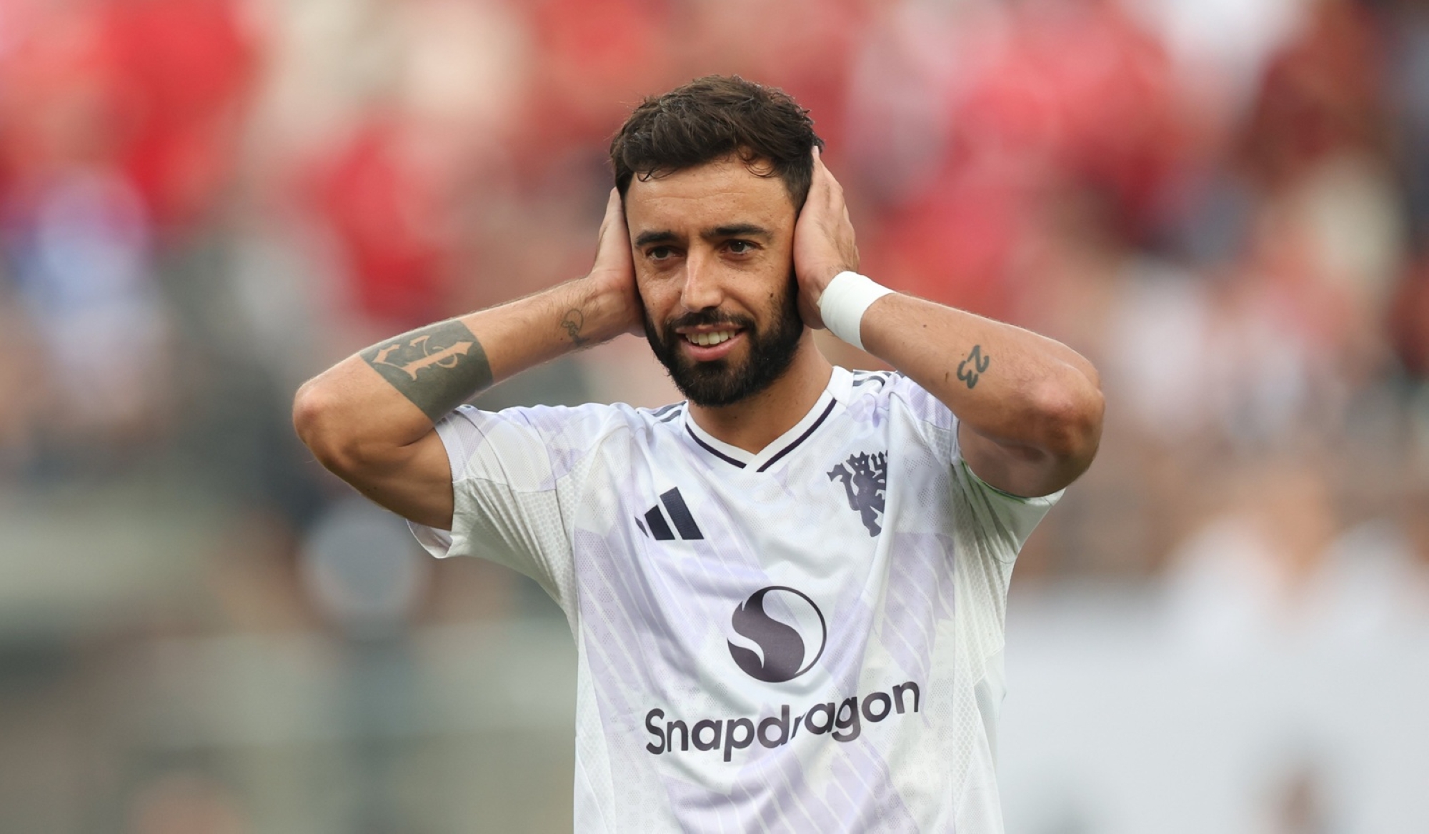 أموريم يشيد بالقائد فرنانديز ويؤكد أهميته ليونايتد