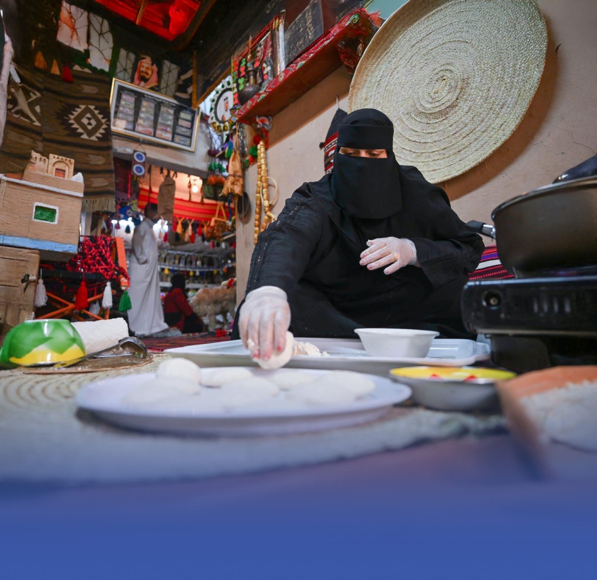 صناعة الألبان التقليدية.. موروث نسائي ينبض بأصالة الأجداد