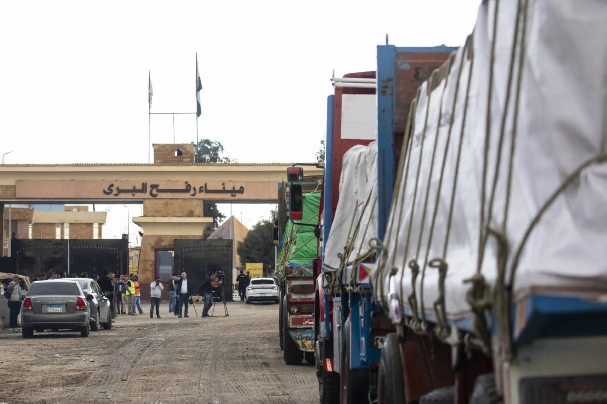 دخول 140 شاحنة مساعدات إغاثية إلى غزة