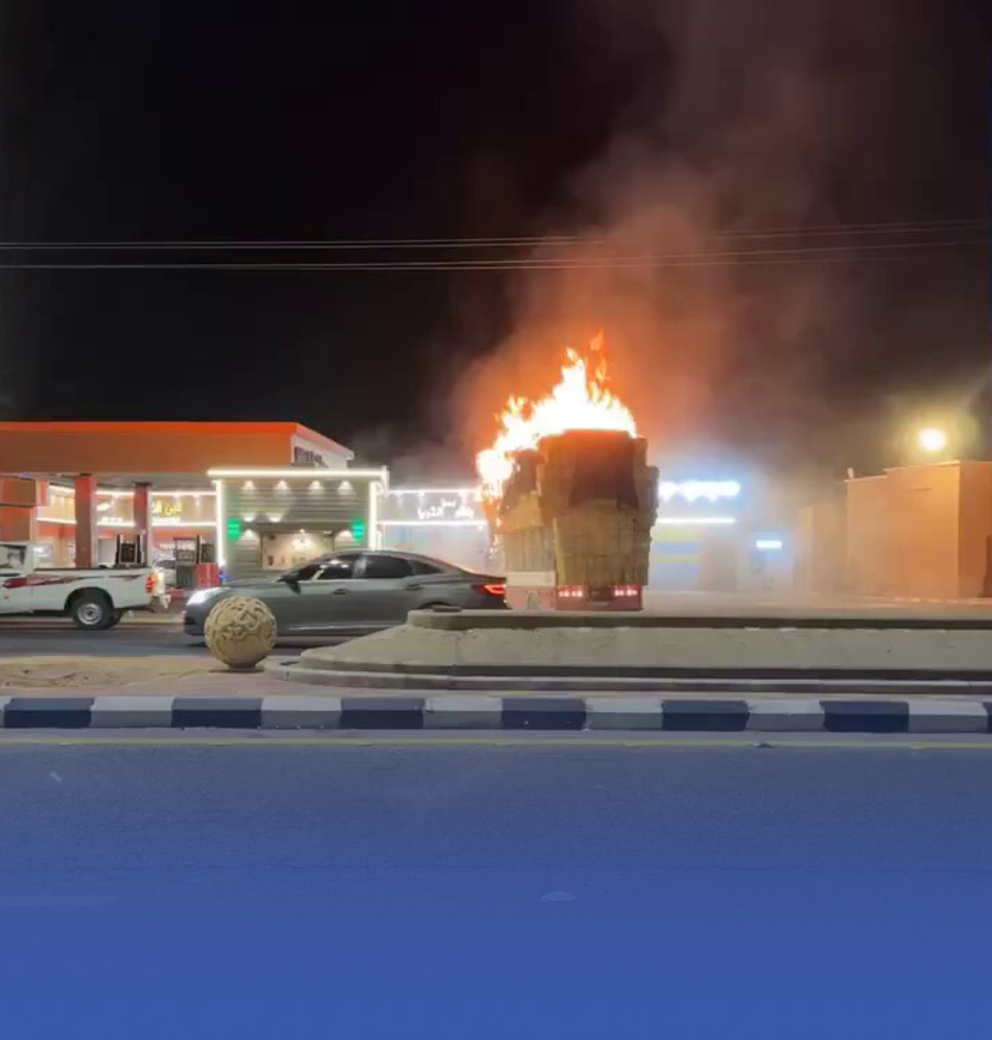 نائب أمير الرياض يطمئن على منقذ المركبة المحترقة بالدوادمي