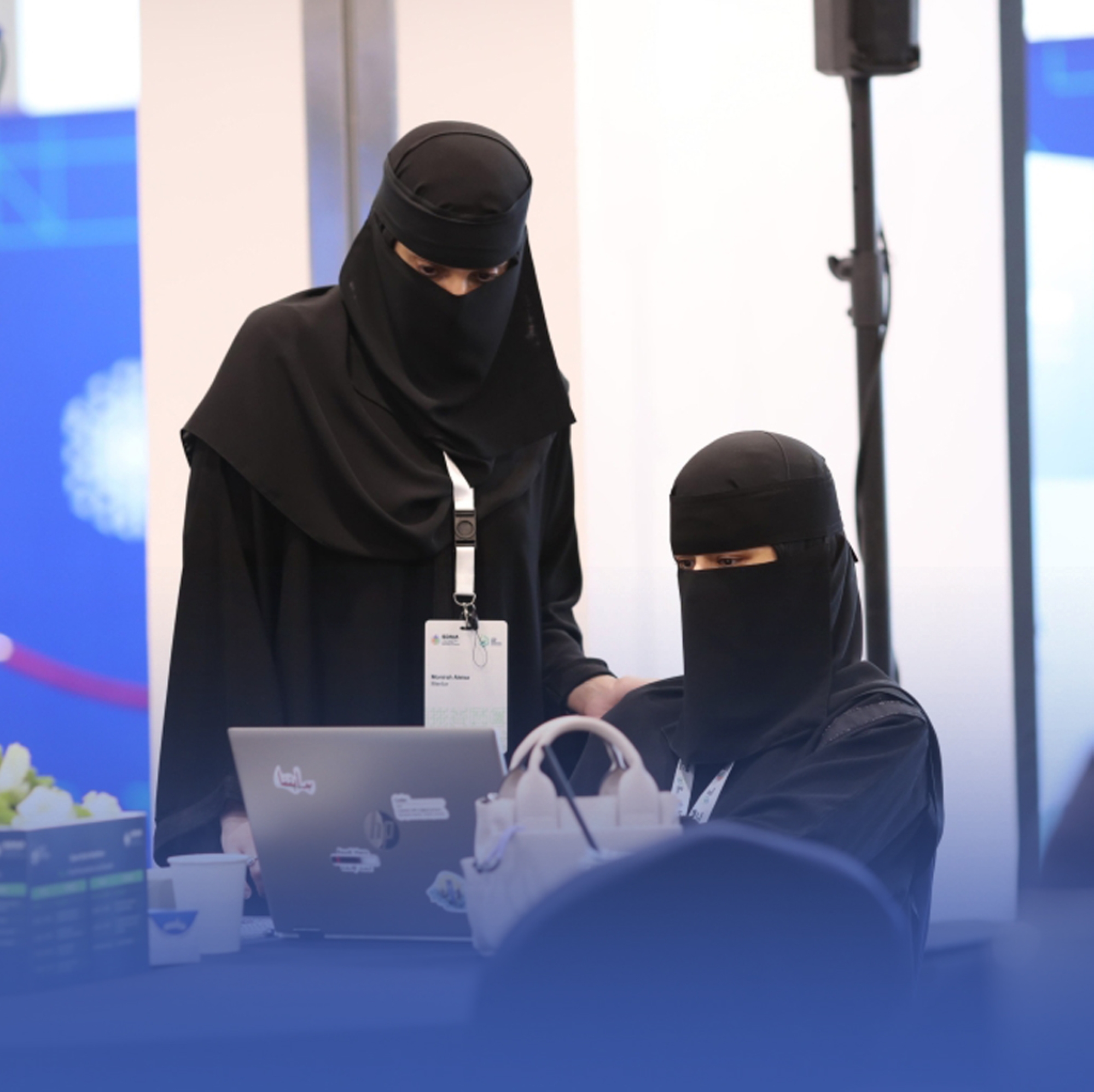أكثر من 60% من السعوديات دون سن 29 عامًا