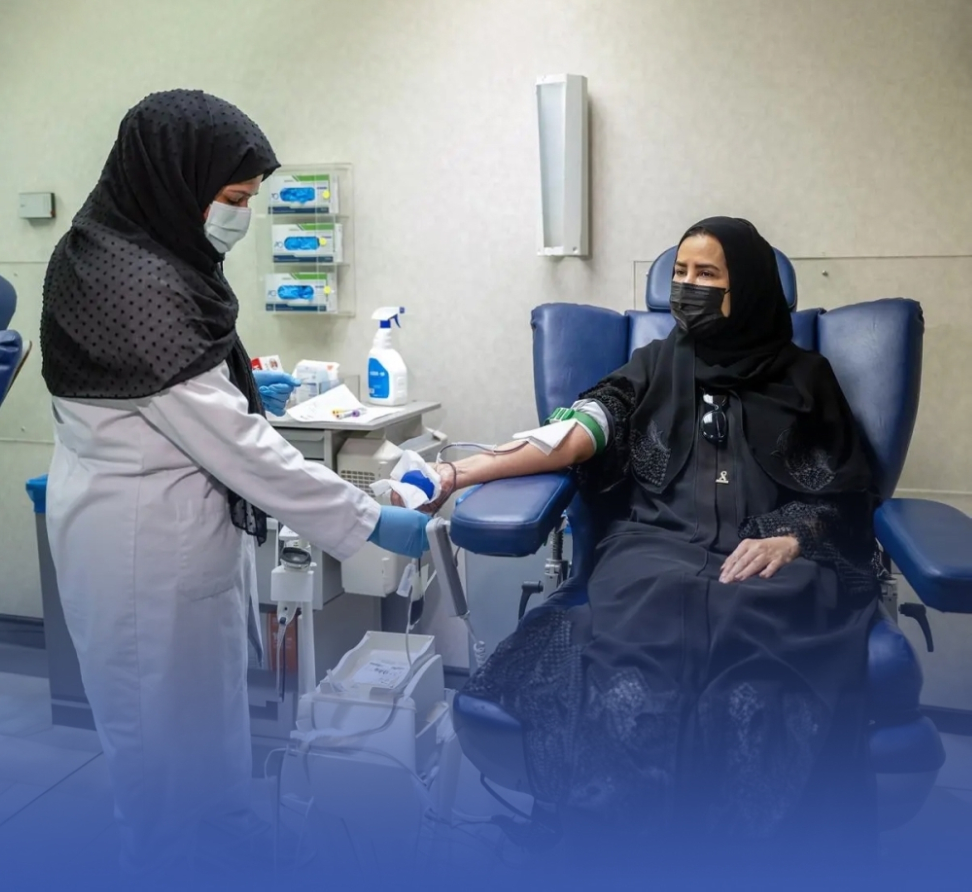 قائد قدوة وشعب معطاء.. إقبال كبير على التبرع بالدم