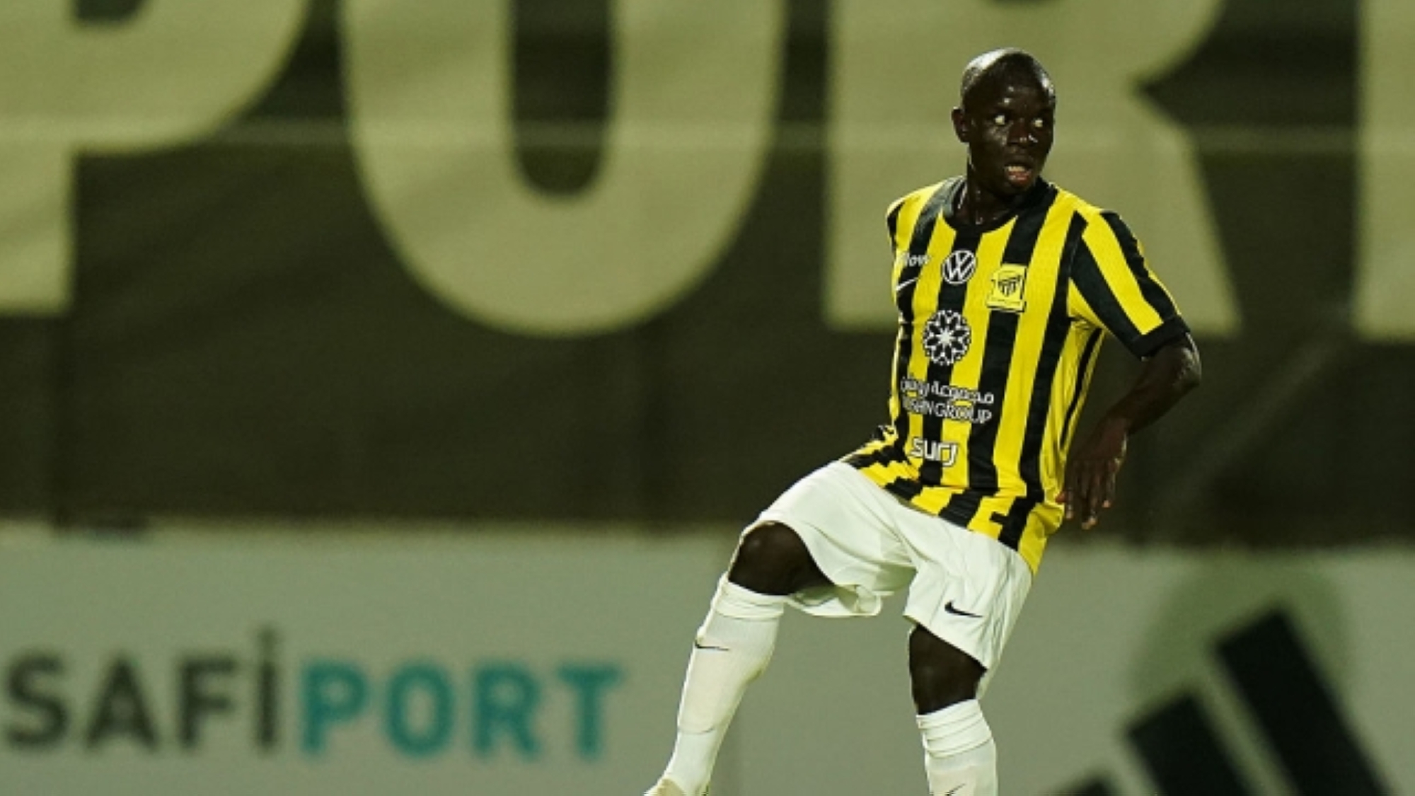 كانتي يغادر الاتحاد بعد تعثر تجديد عقده
