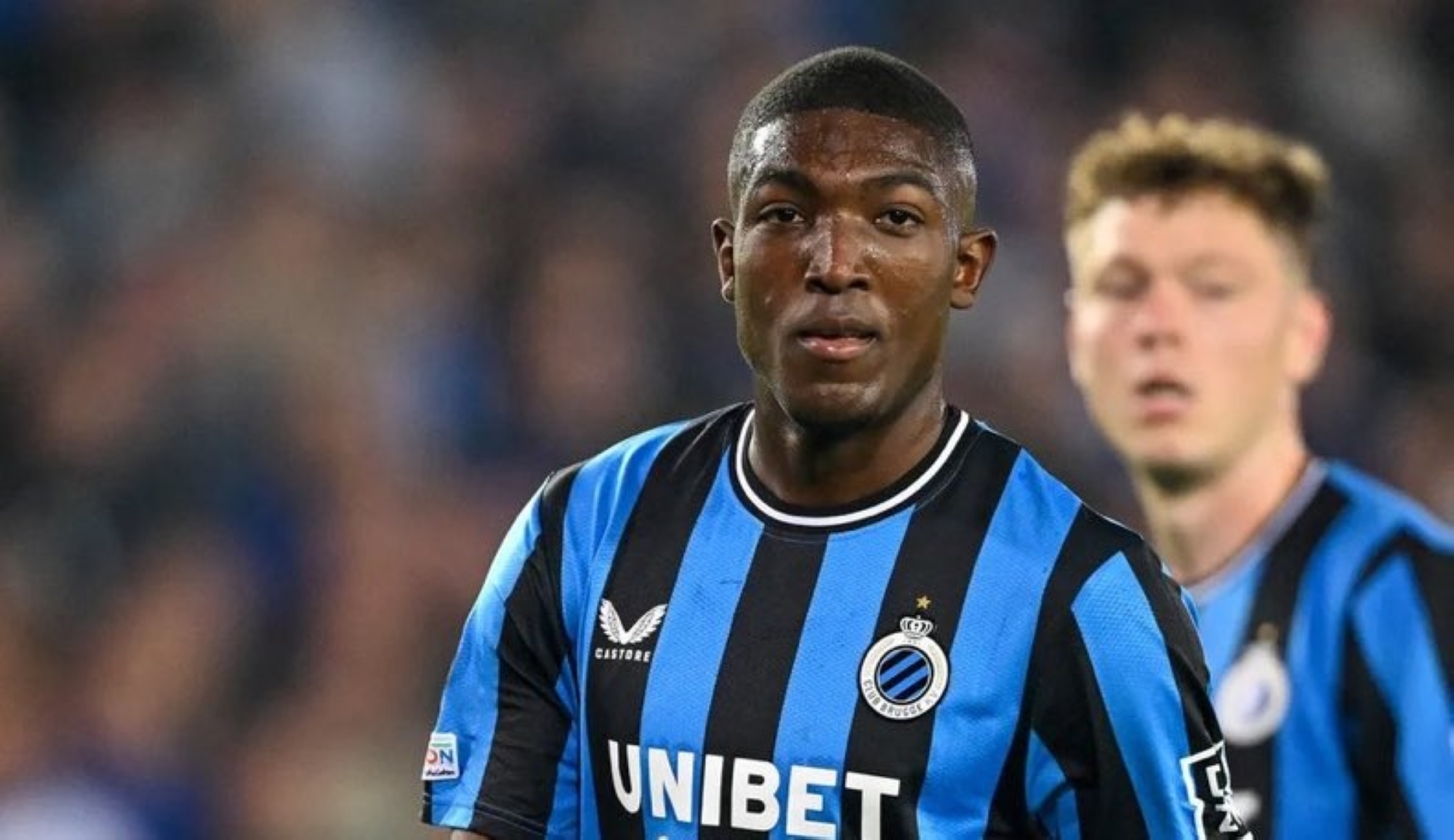 الهلال يراقب مدافعًا من كولومبيا