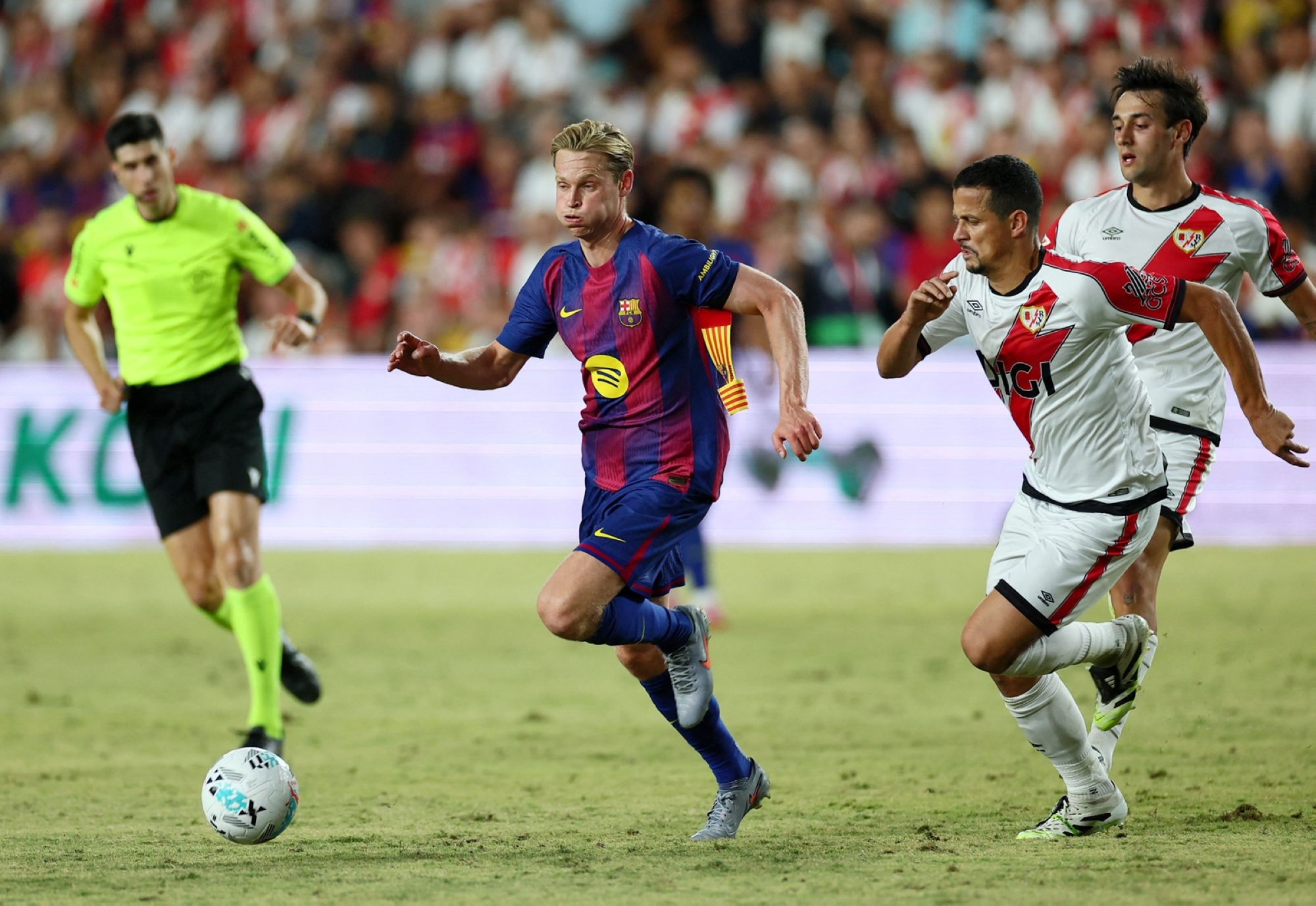 رايو فايكانو يفرض التعادل على برشلونة