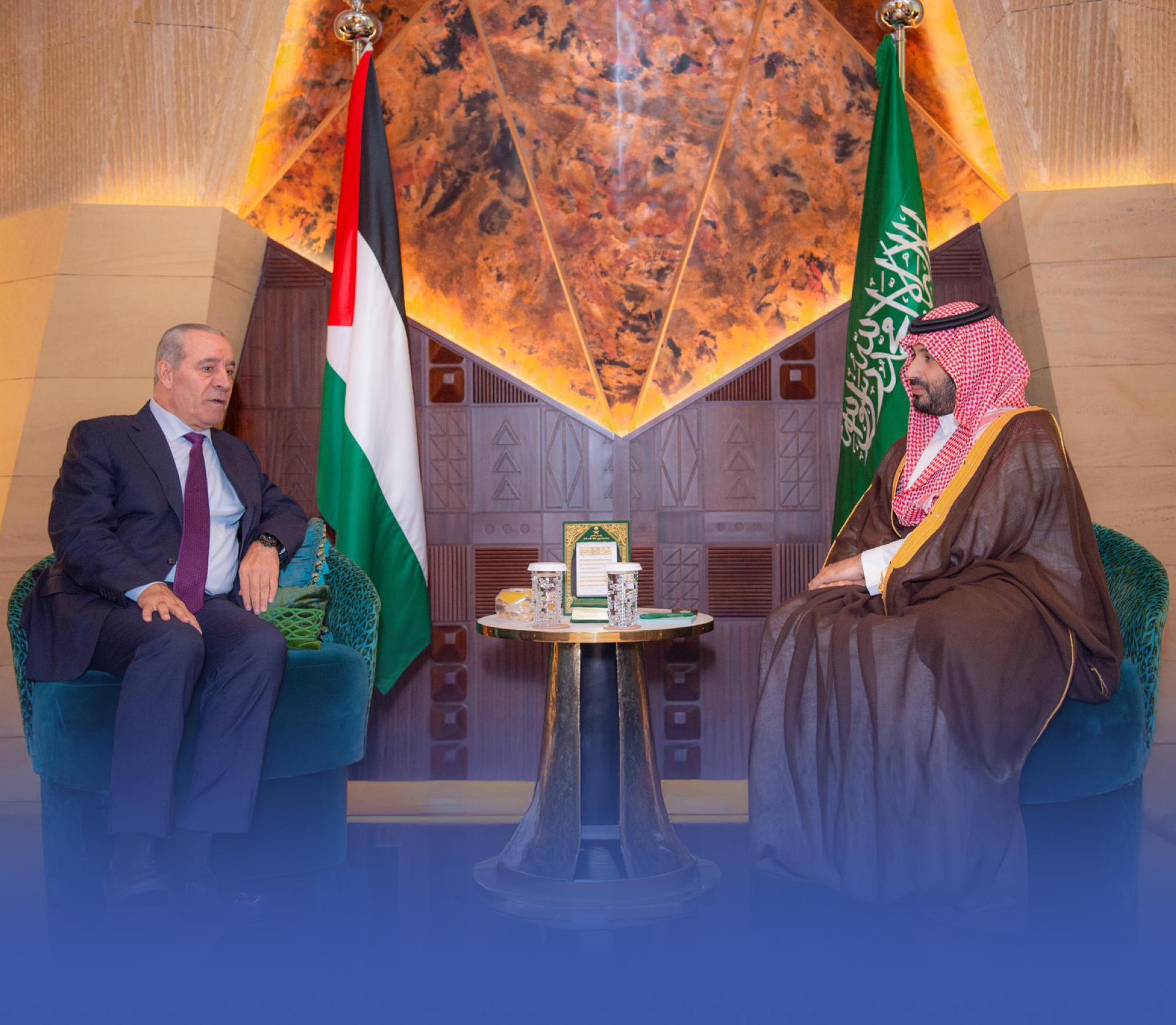 ولي العهد يستقبل نائب رئيس دولة فلسطين