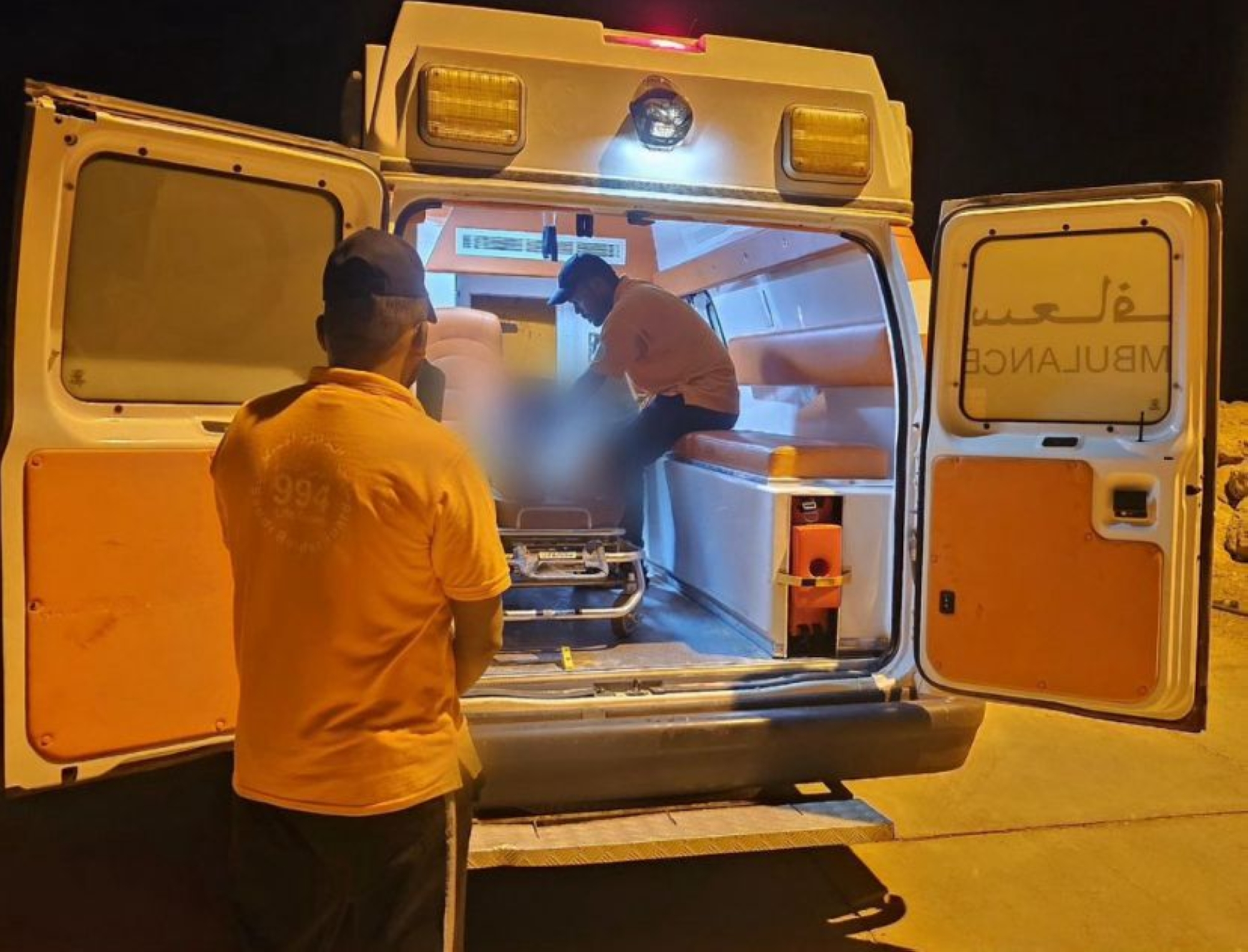 إنقاذ مواطن تعرض لوعكة صحية في بحر فرسان