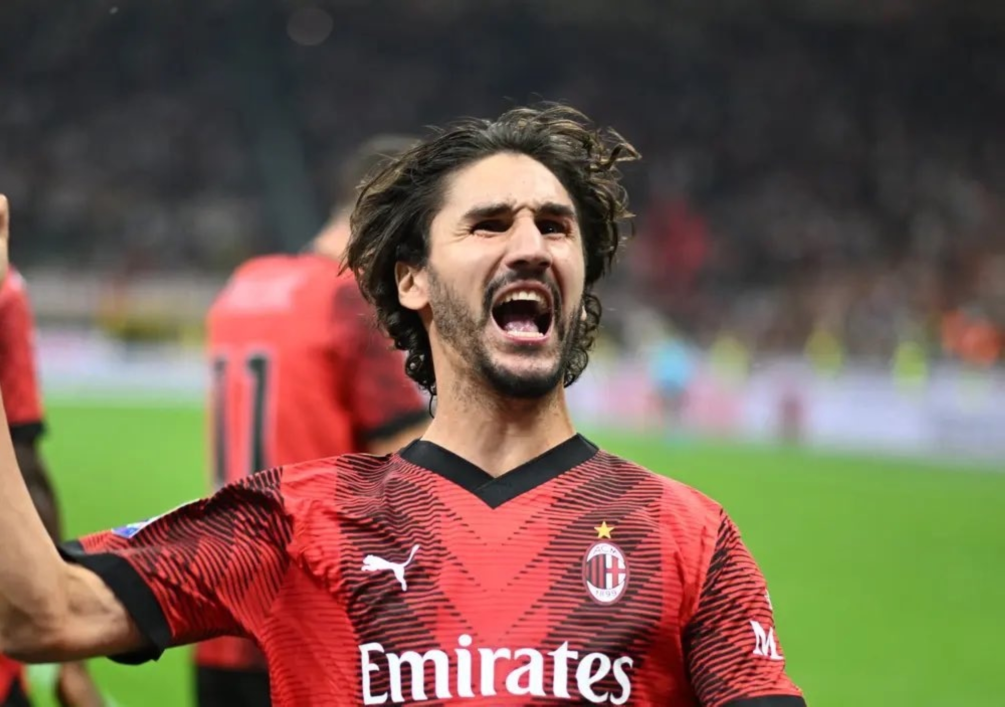 الشباب يكثف مفاوضاته مع لاعب وسط ميلان
